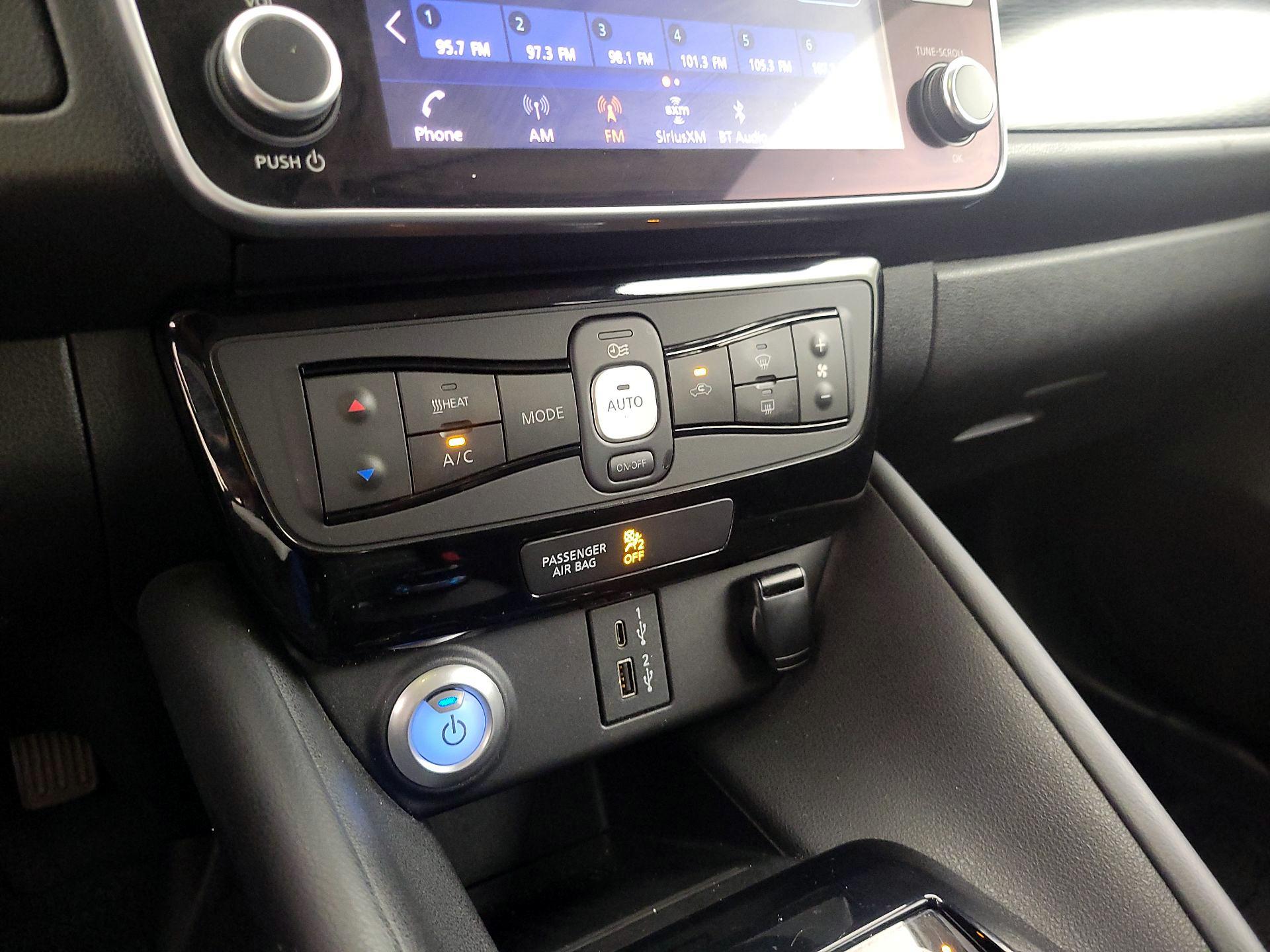 Thumbnail: 2020 Nissan Leaf - 17