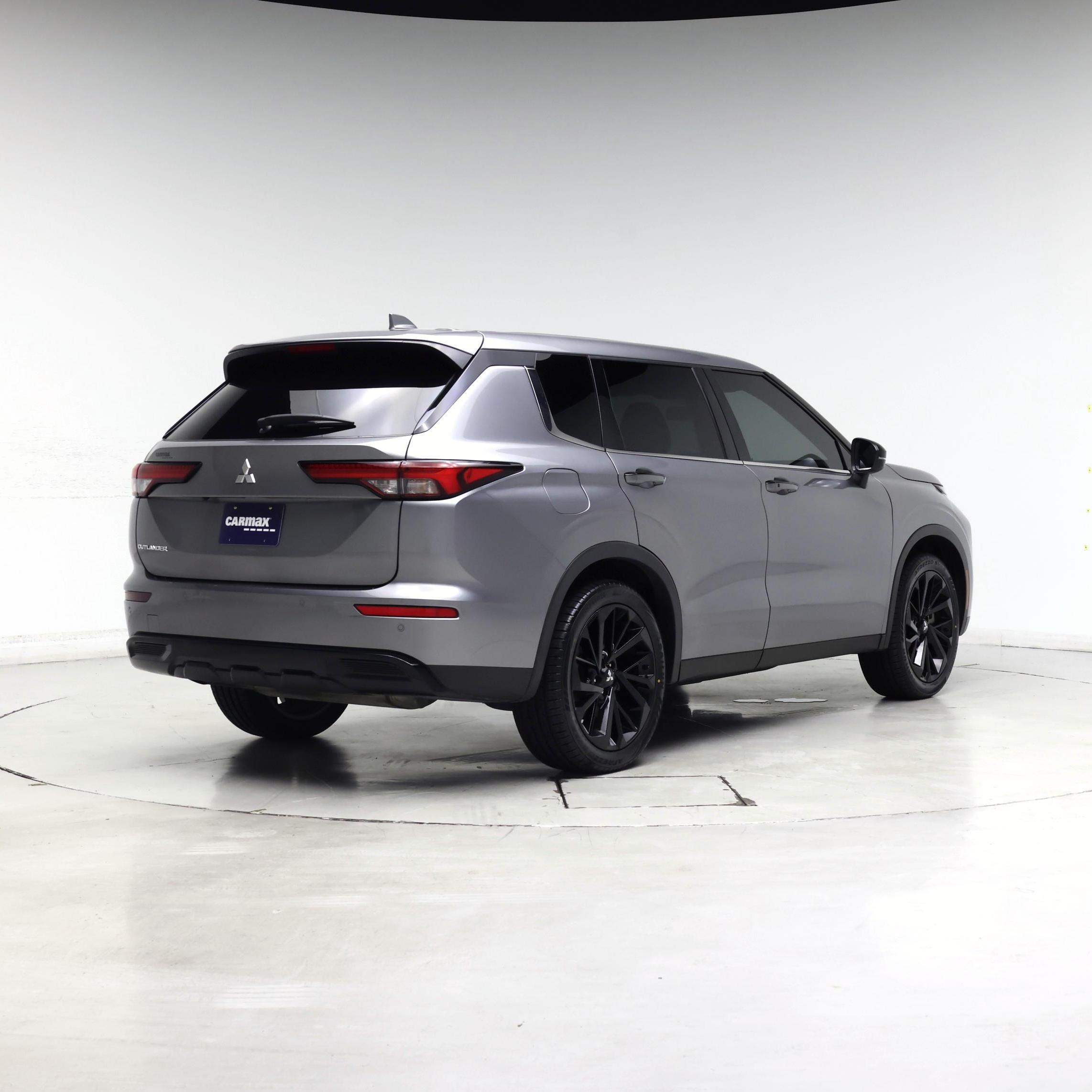 Thumbnail: 2022 Mitsubishi Outlander - 8