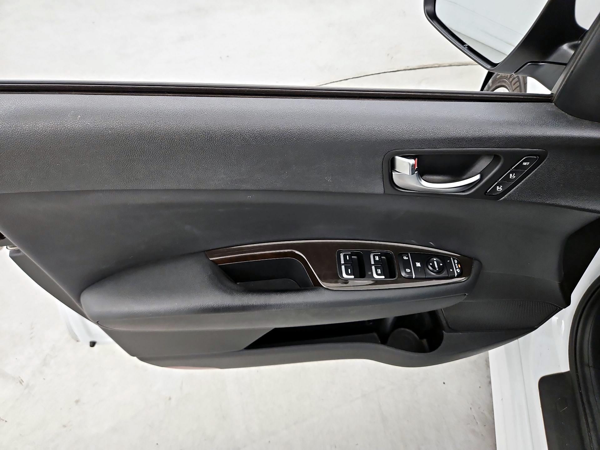 Thumbnail: 2018 Kia Optima - 12