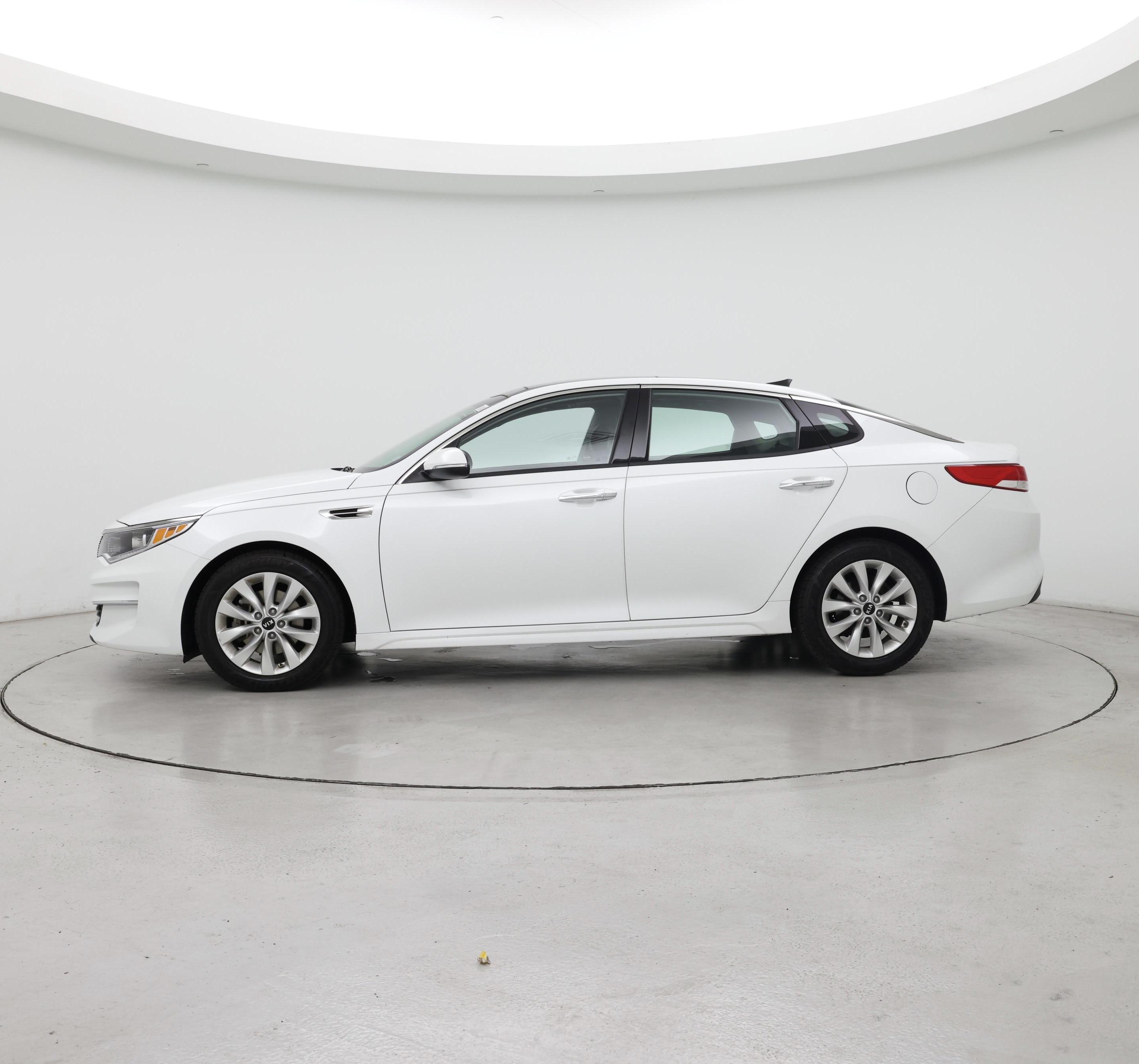 Thumbnail: 2018 Kia Optima - 3