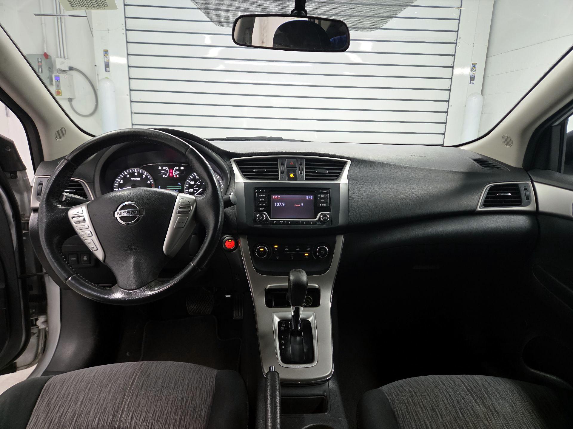 Thumbnail: 2015 Nissan Sentra - 9