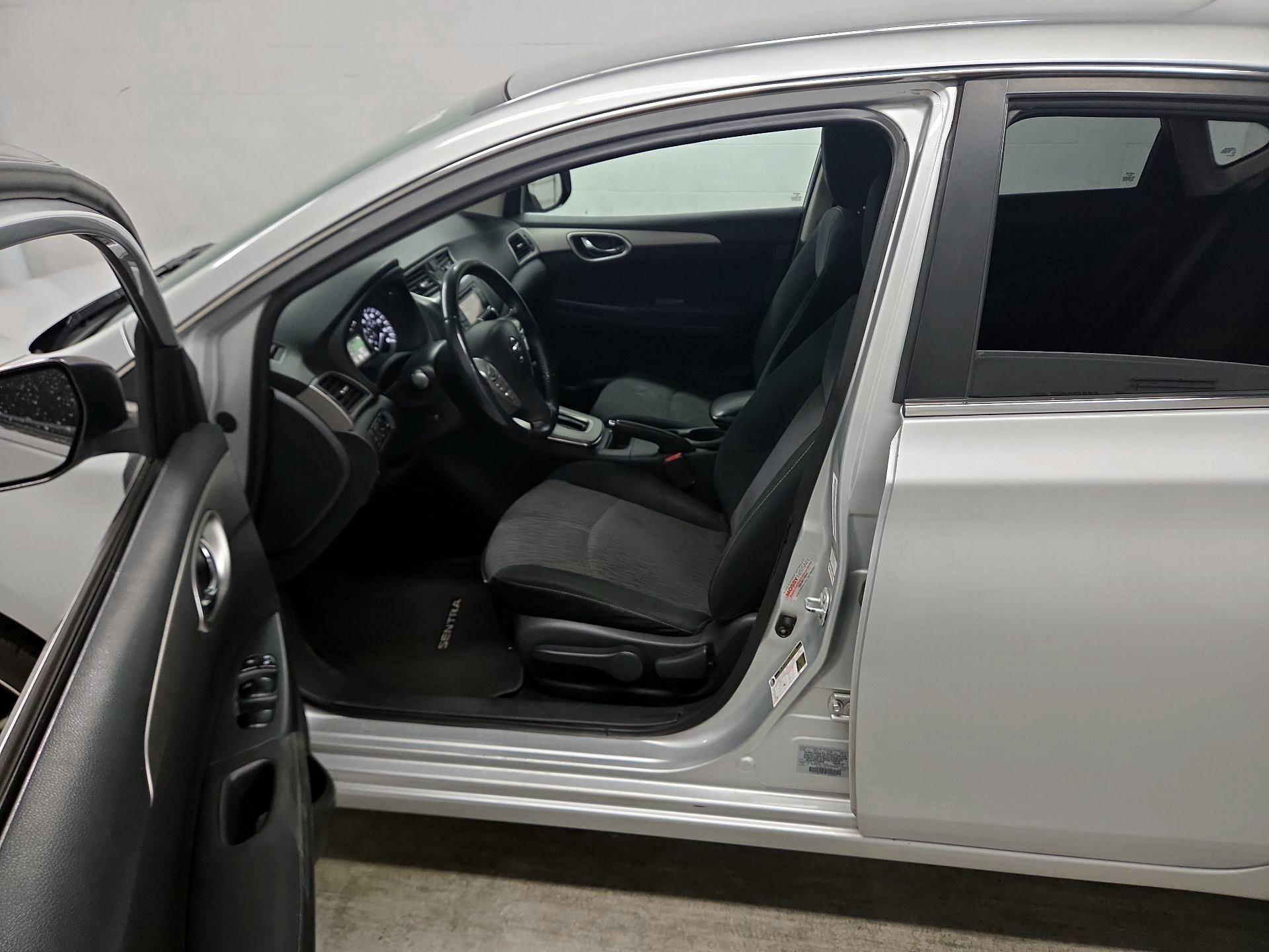 Thumbnail: 2015 Nissan Sentra - 11
