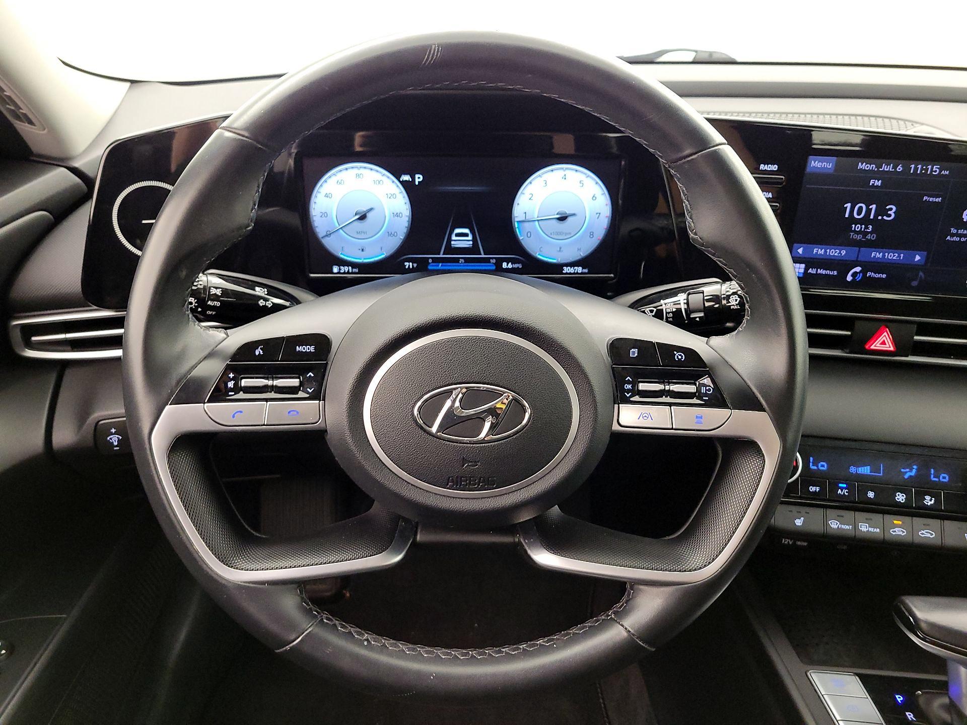 Thumbnail: 2022 Hyundai Elantra - 10