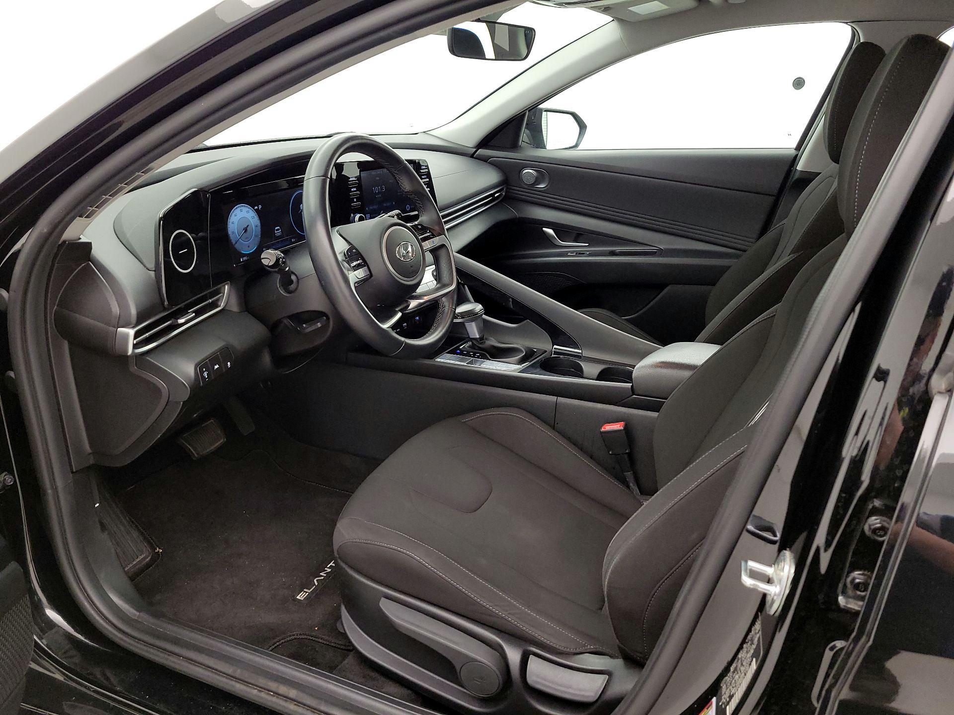 Thumbnail: 2022 Hyundai Elantra - 11