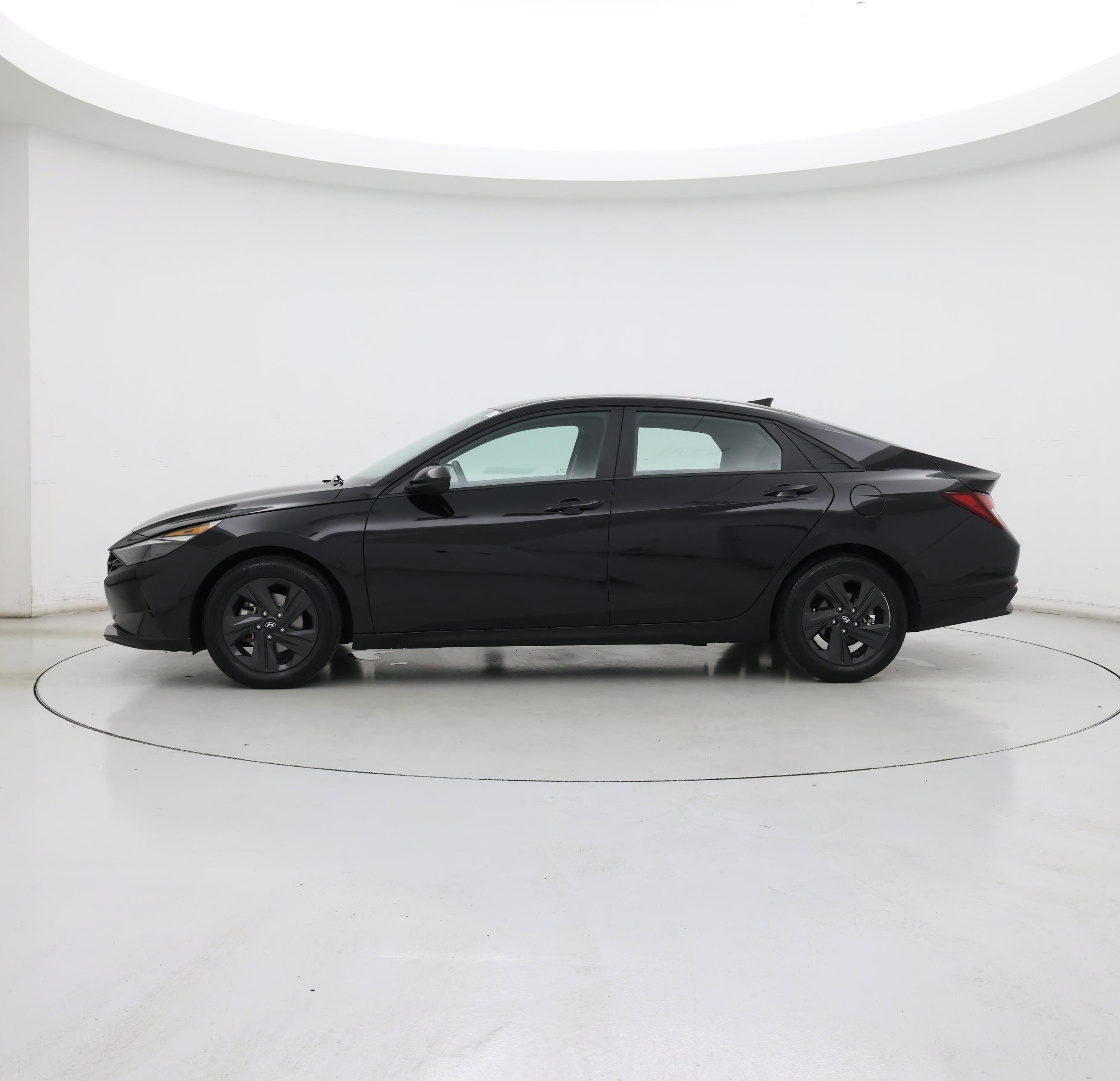 Thumbnail: 2022 Hyundai Elantra - 3