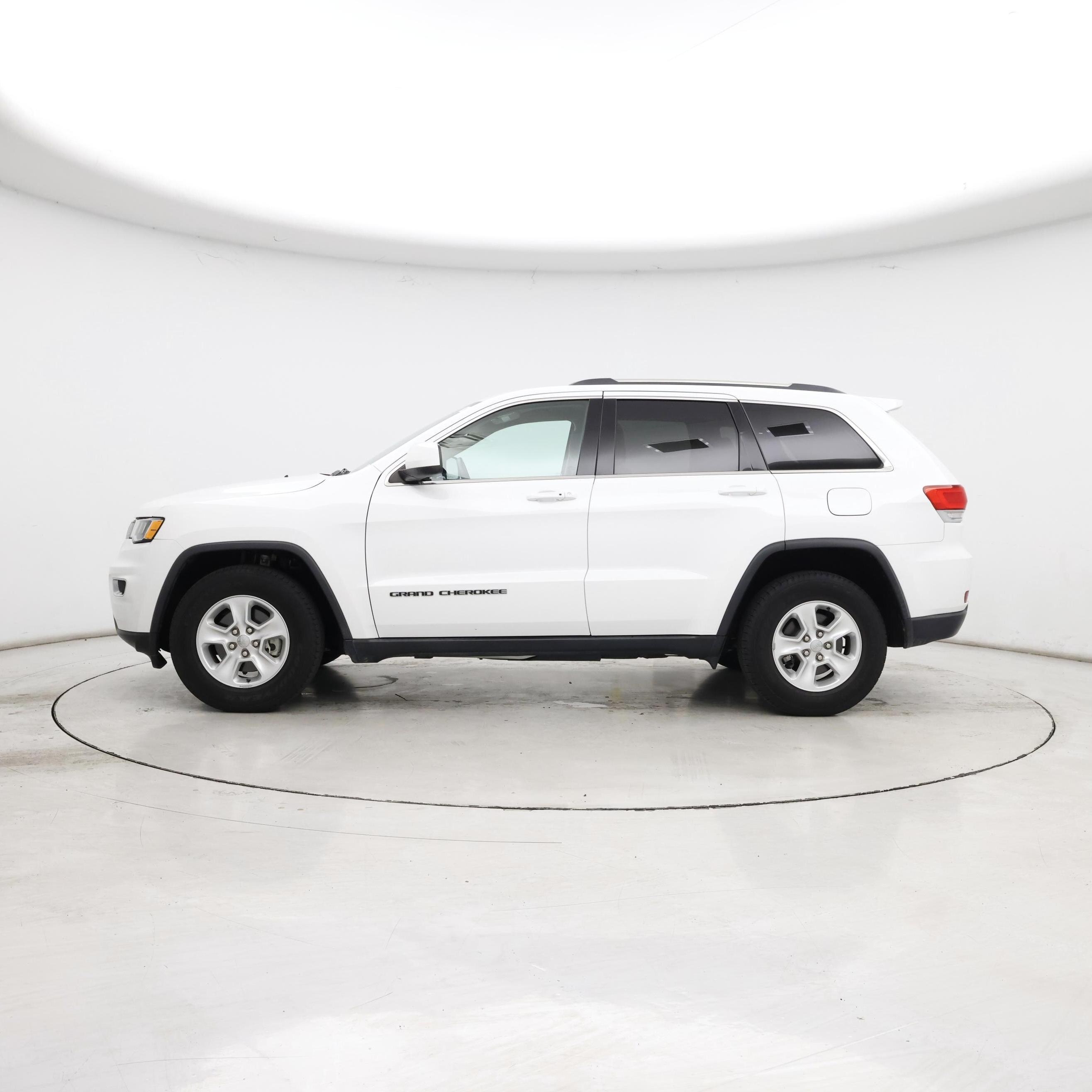 Thumbnail: 2017 Jeep Grand Cherokee - 3