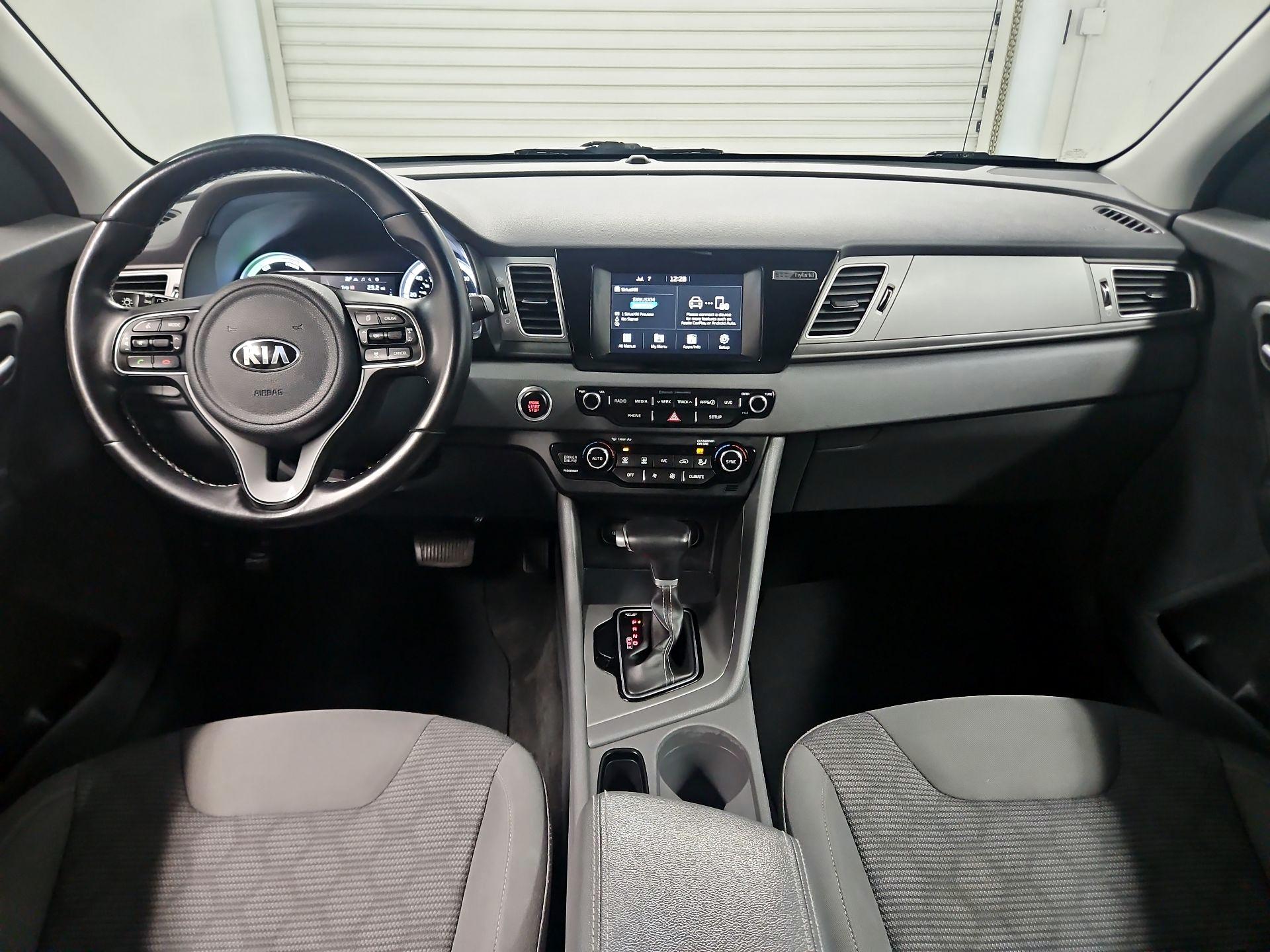 Thumbnail: 2017 Kia Niro - 9