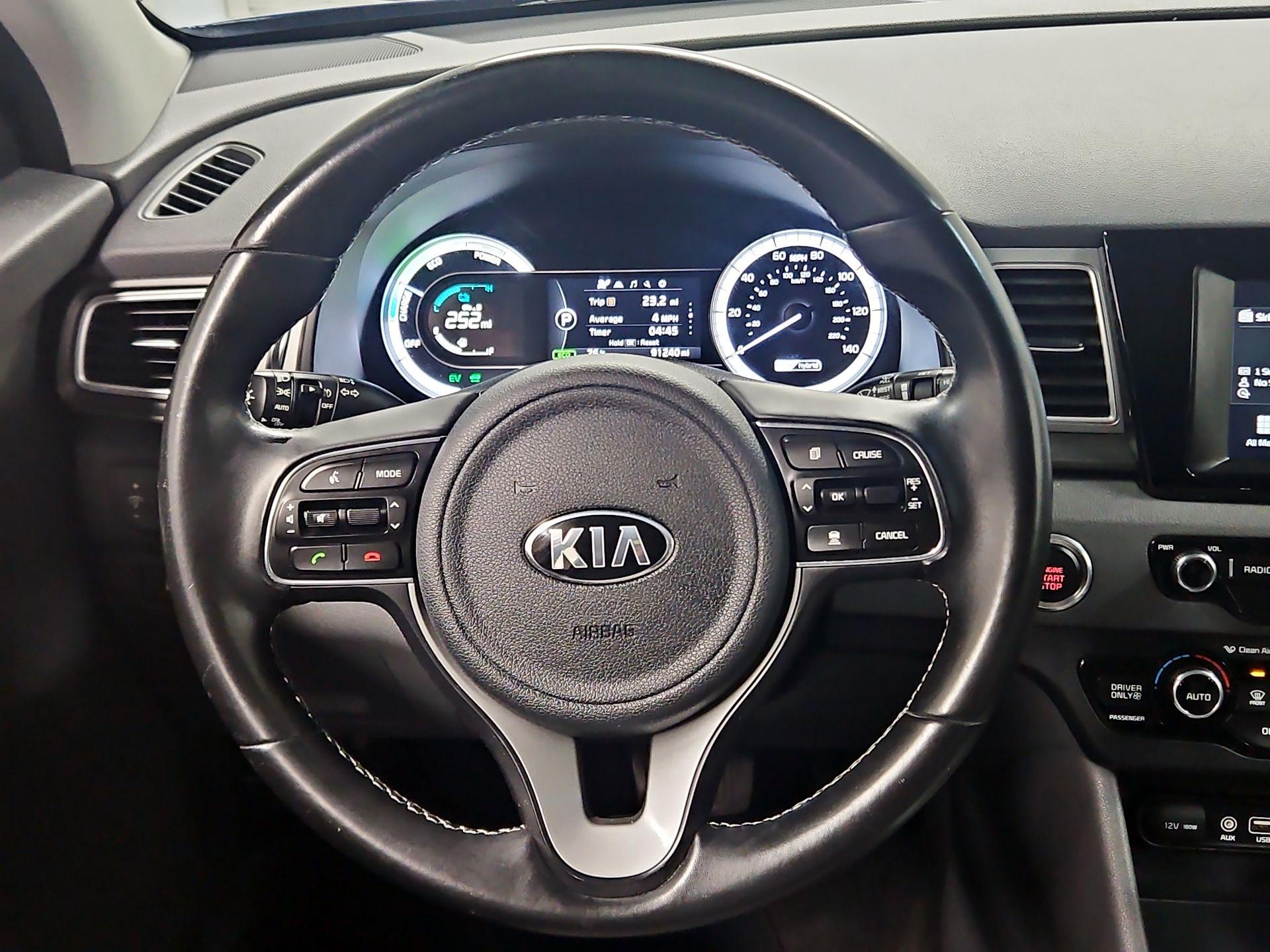 Thumbnail: 2017 Kia Niro - 10