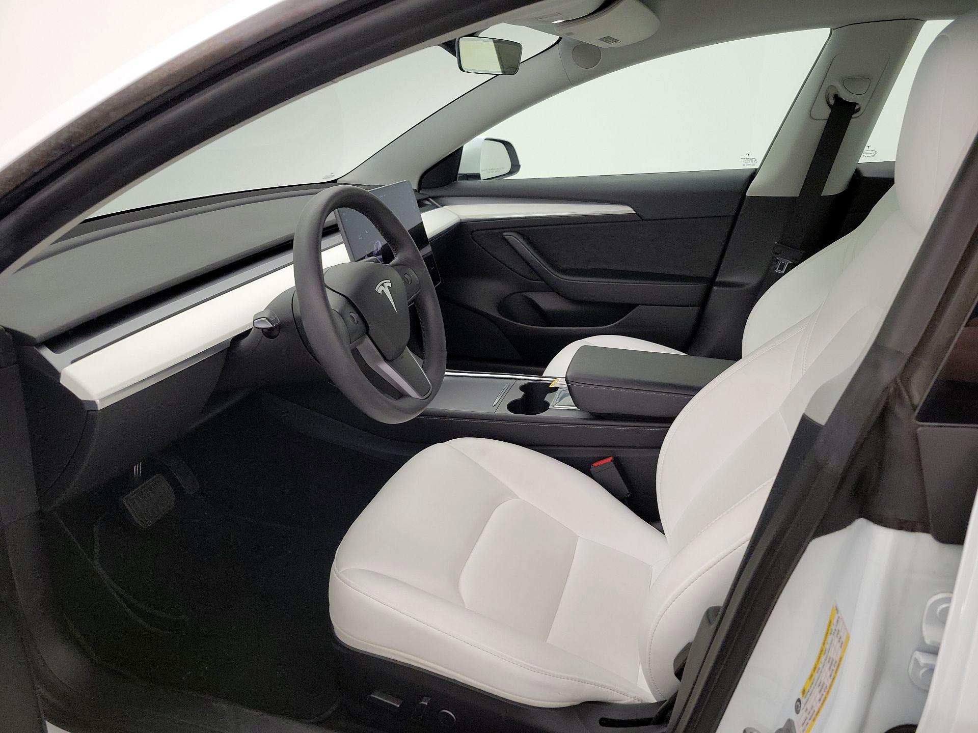 Thumbnail: 2022 Tesla Model 3 - 11