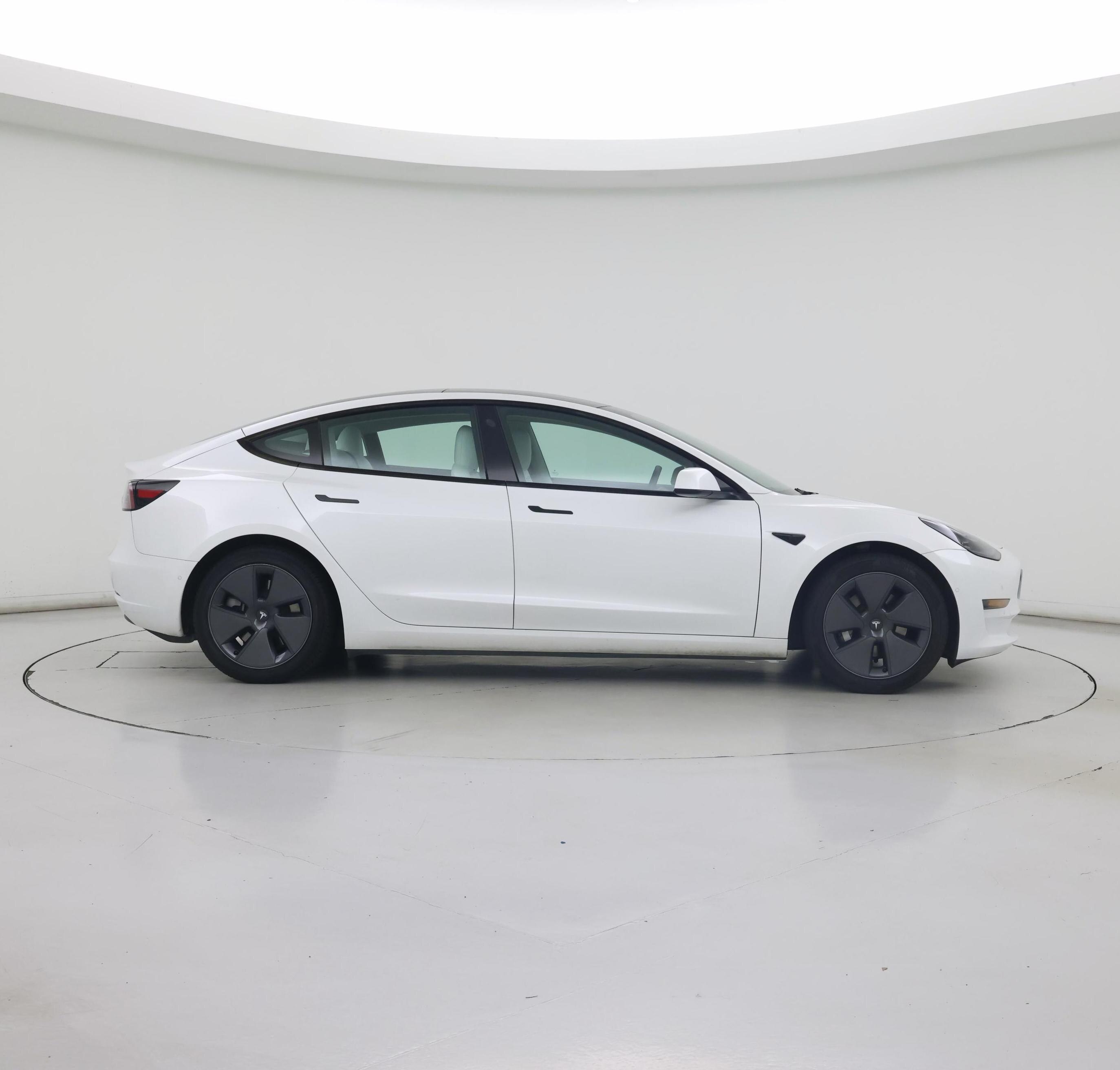 Thumbnail: 2022 Tesla Model 3 - 7