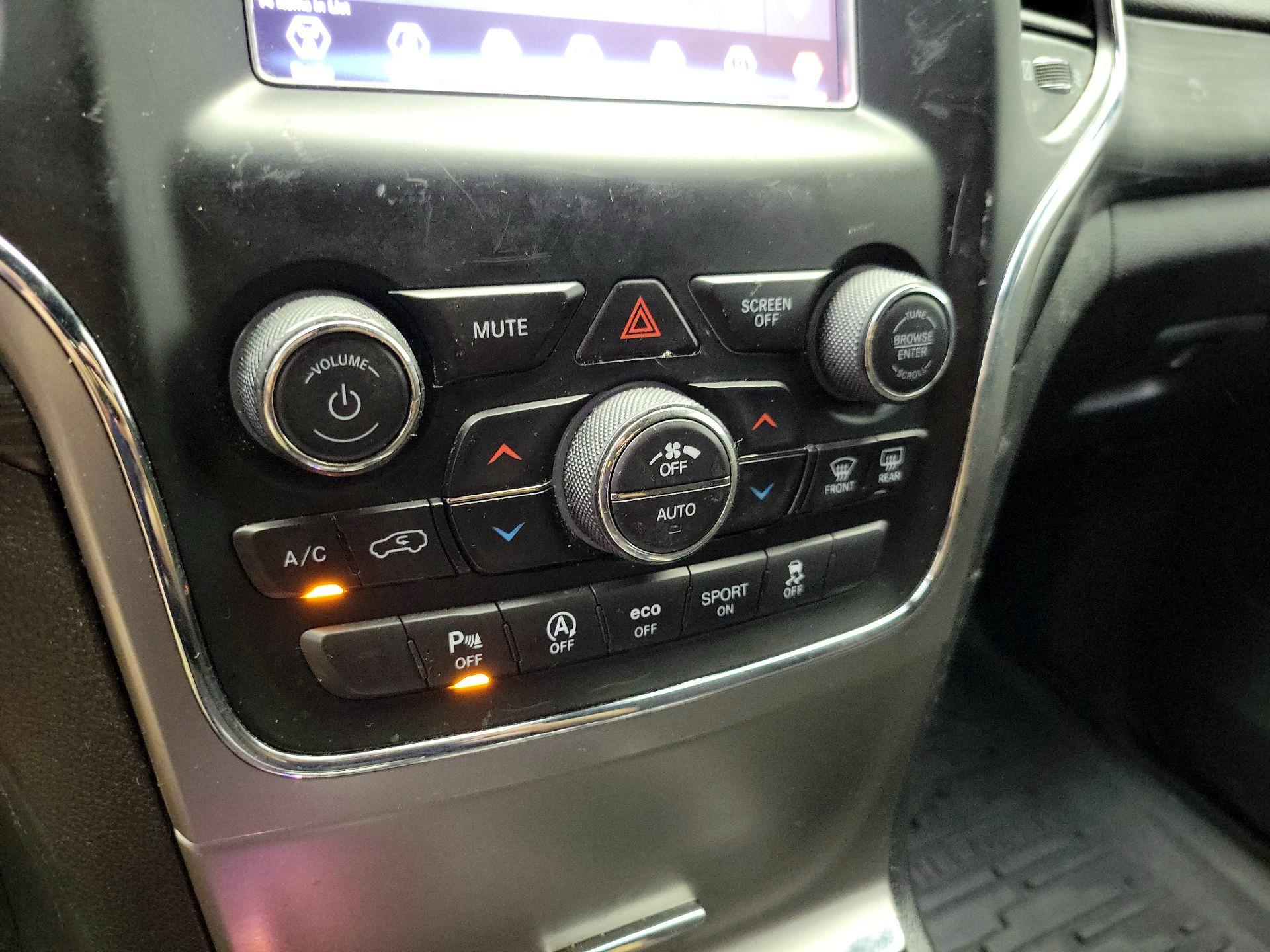 Thumbnail: 2021 Jeep Grand Cherokee - 16