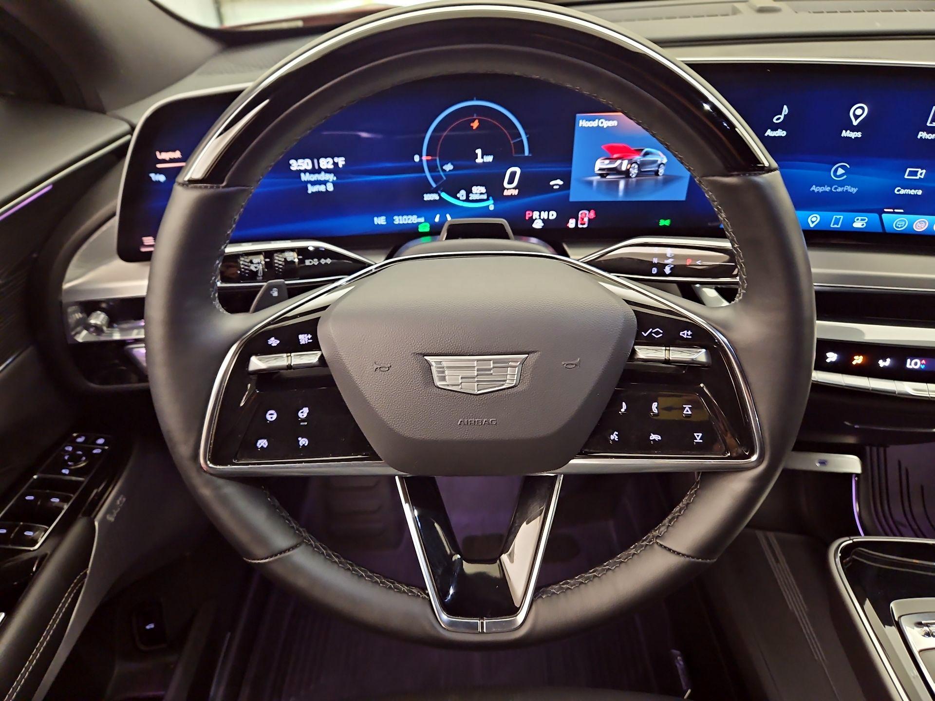 Thumbnail: 2024 Cadillac Lyriq - 10