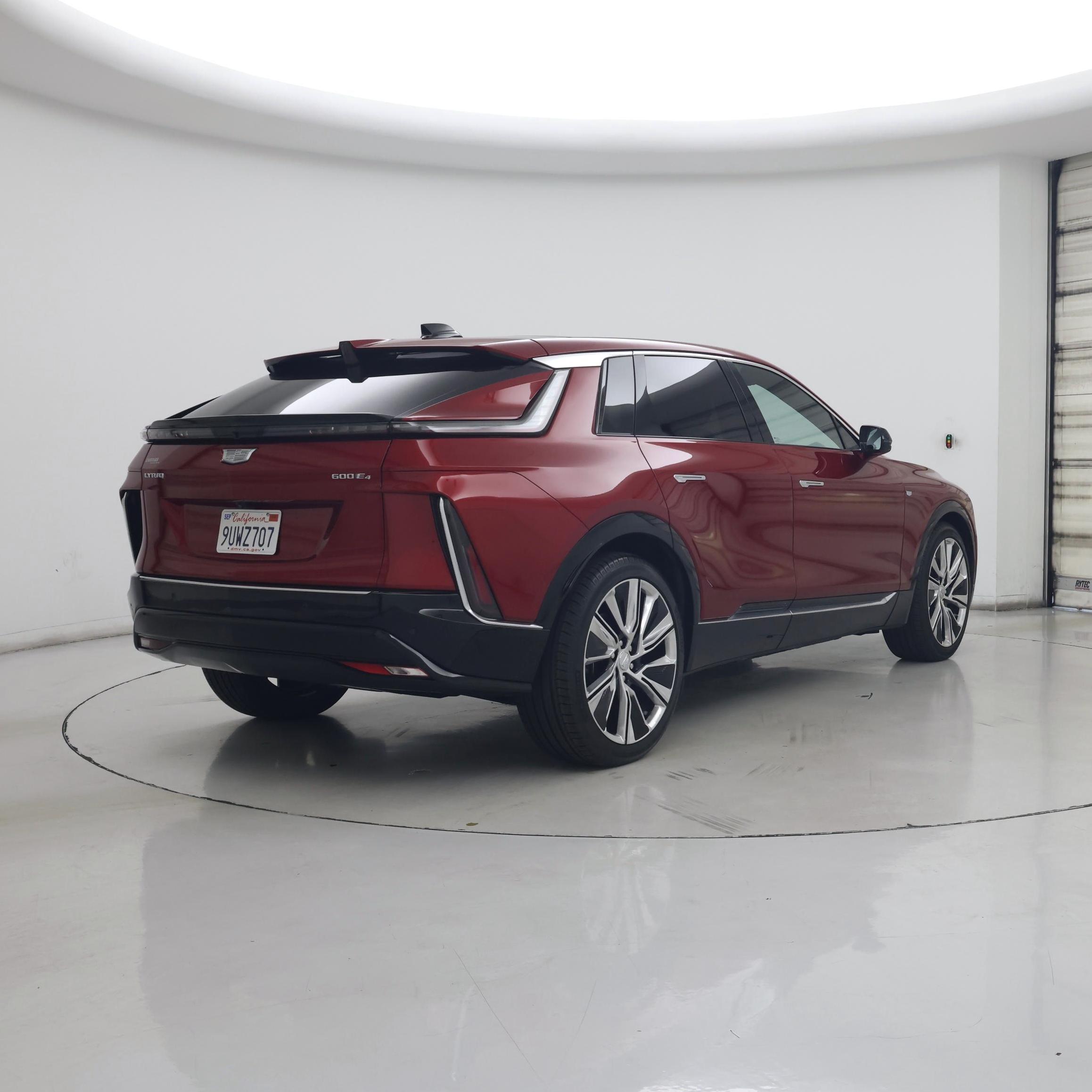 Thumbnail: 2024 Cadillac Lyriq - 8
