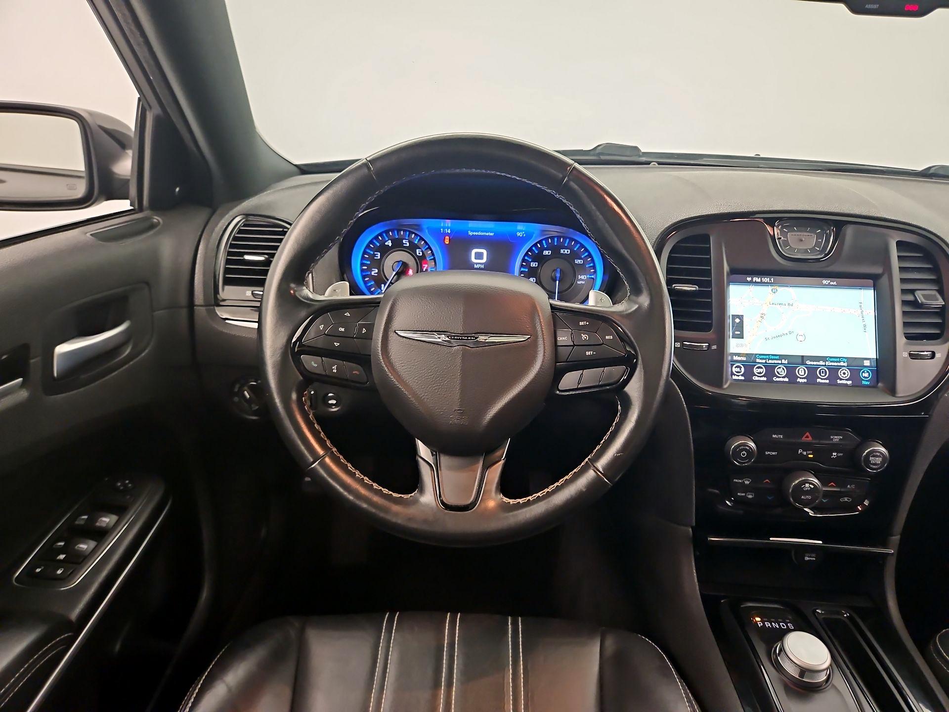 Thumbnail: 2022 Chrysler 300 - 10