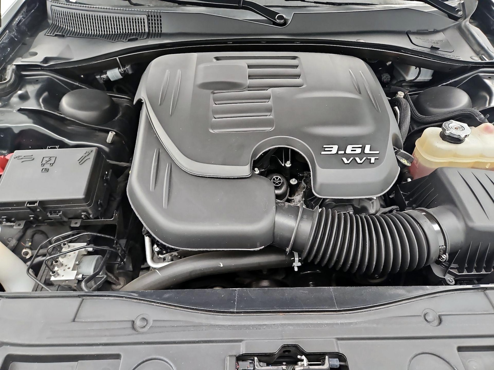 2022 Chrysler 300 S - Photo 23