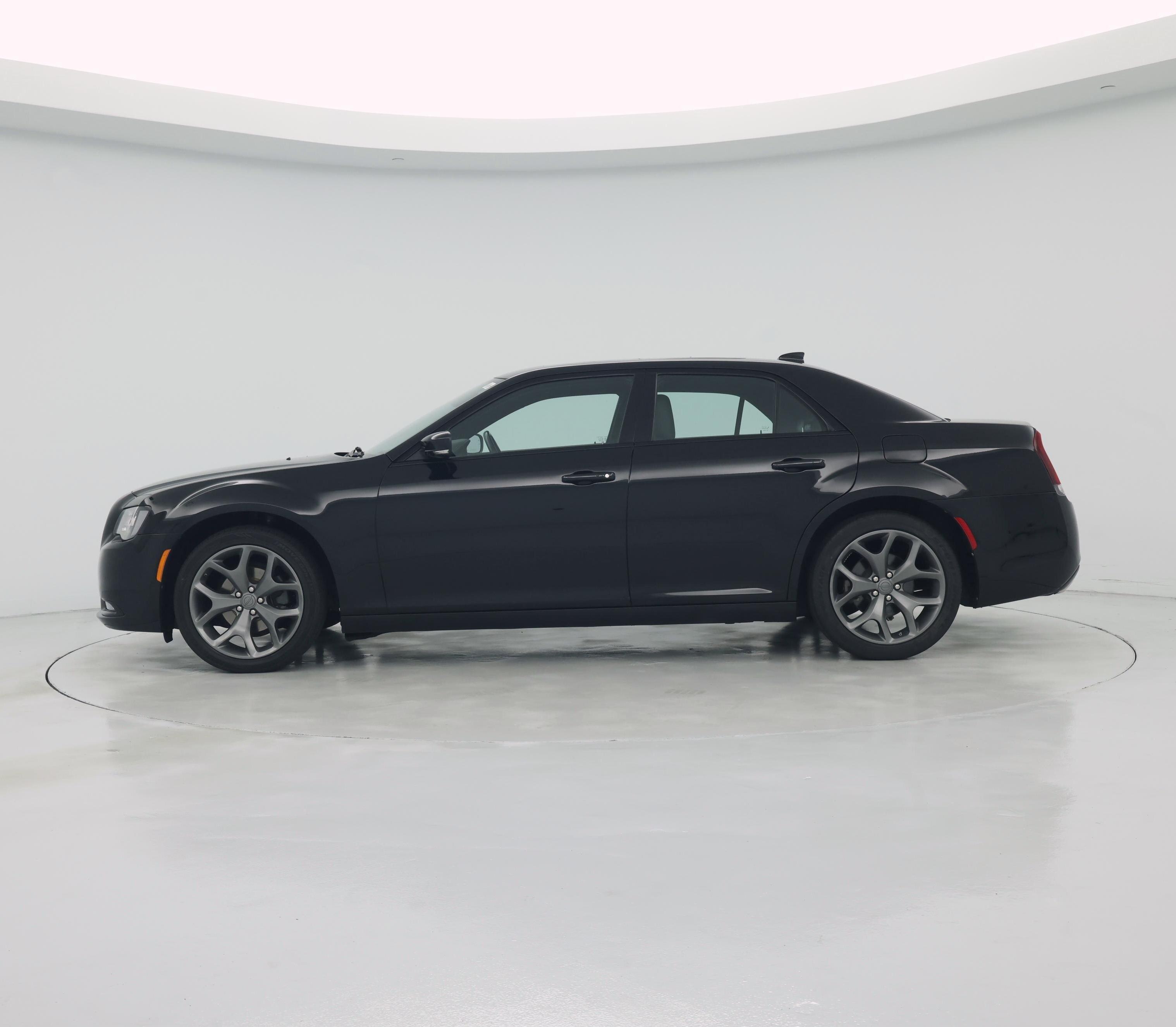 Thumbnail: 2022 Chrysler 300 - 3