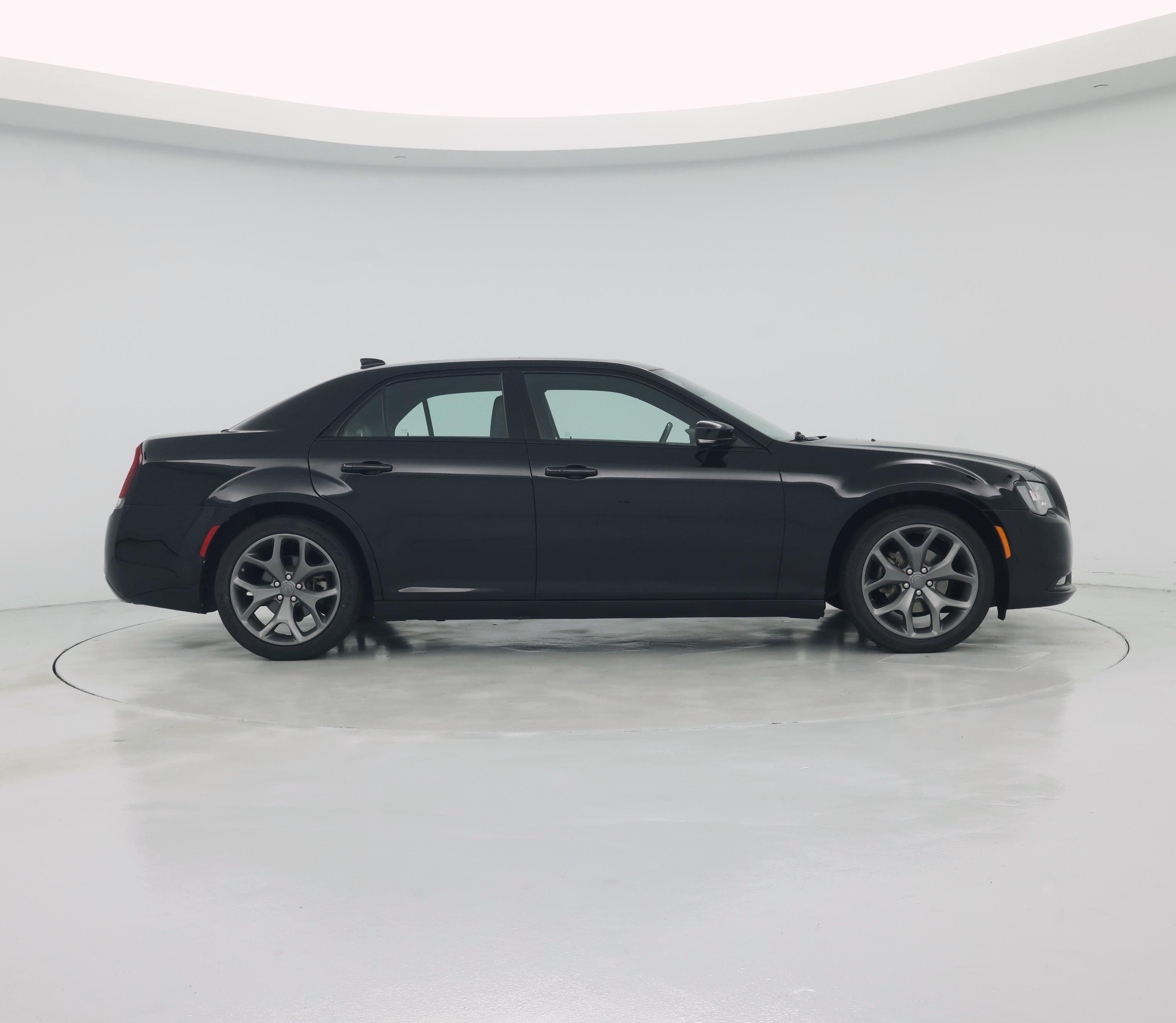 Thumbnail: 2022 Chrysler 300 - 7