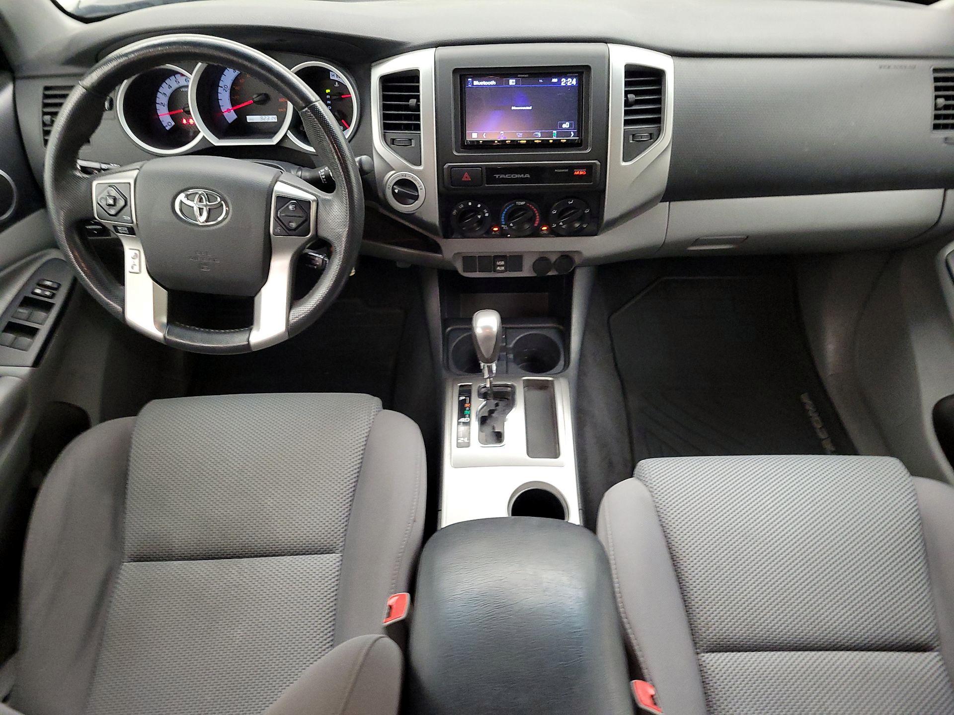 Thumbnail: 2015 Toyota Tacoma - 9