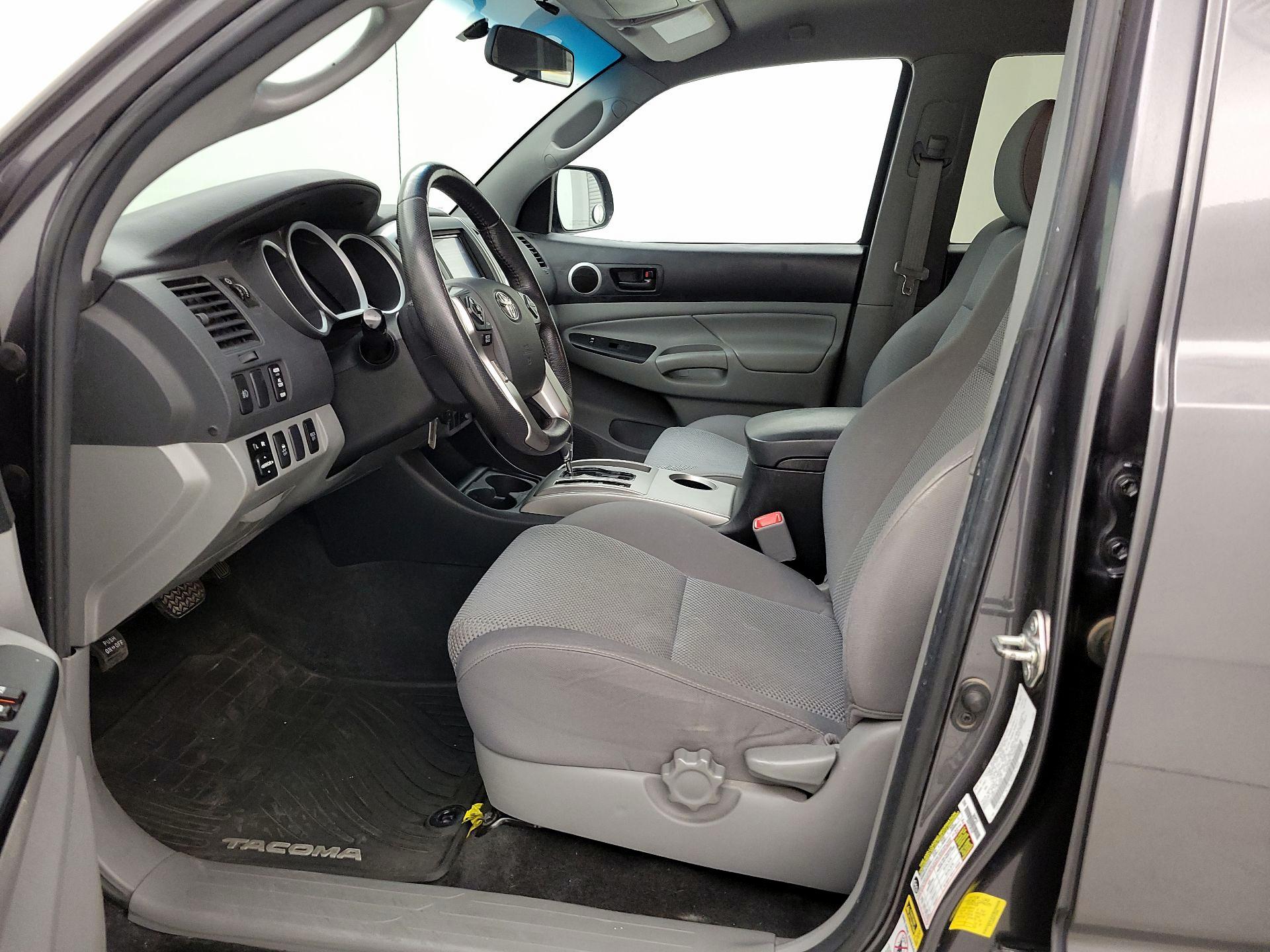 Thumbnail: 2015 Toyota Tacoma - 11