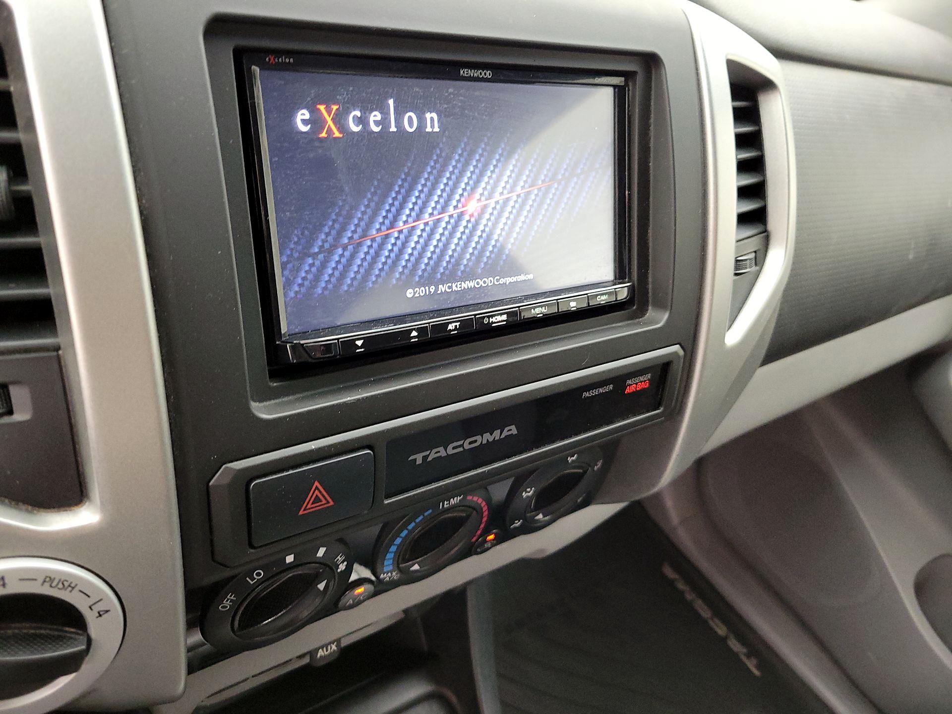 Thumbnail: 2015 Toyota Tacoma - 13