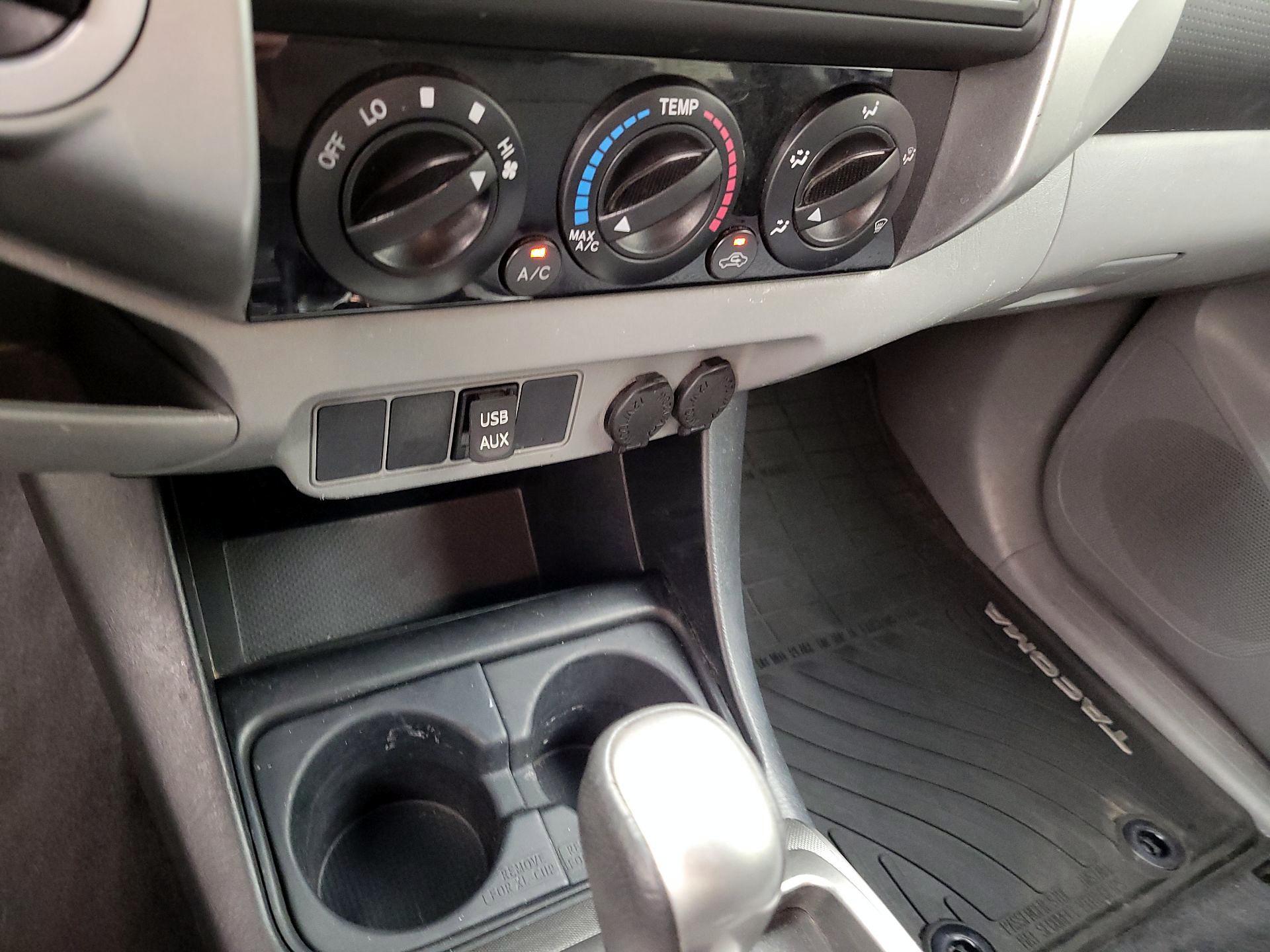 Thumbnail: 2015 Toyota Tacoma - 14