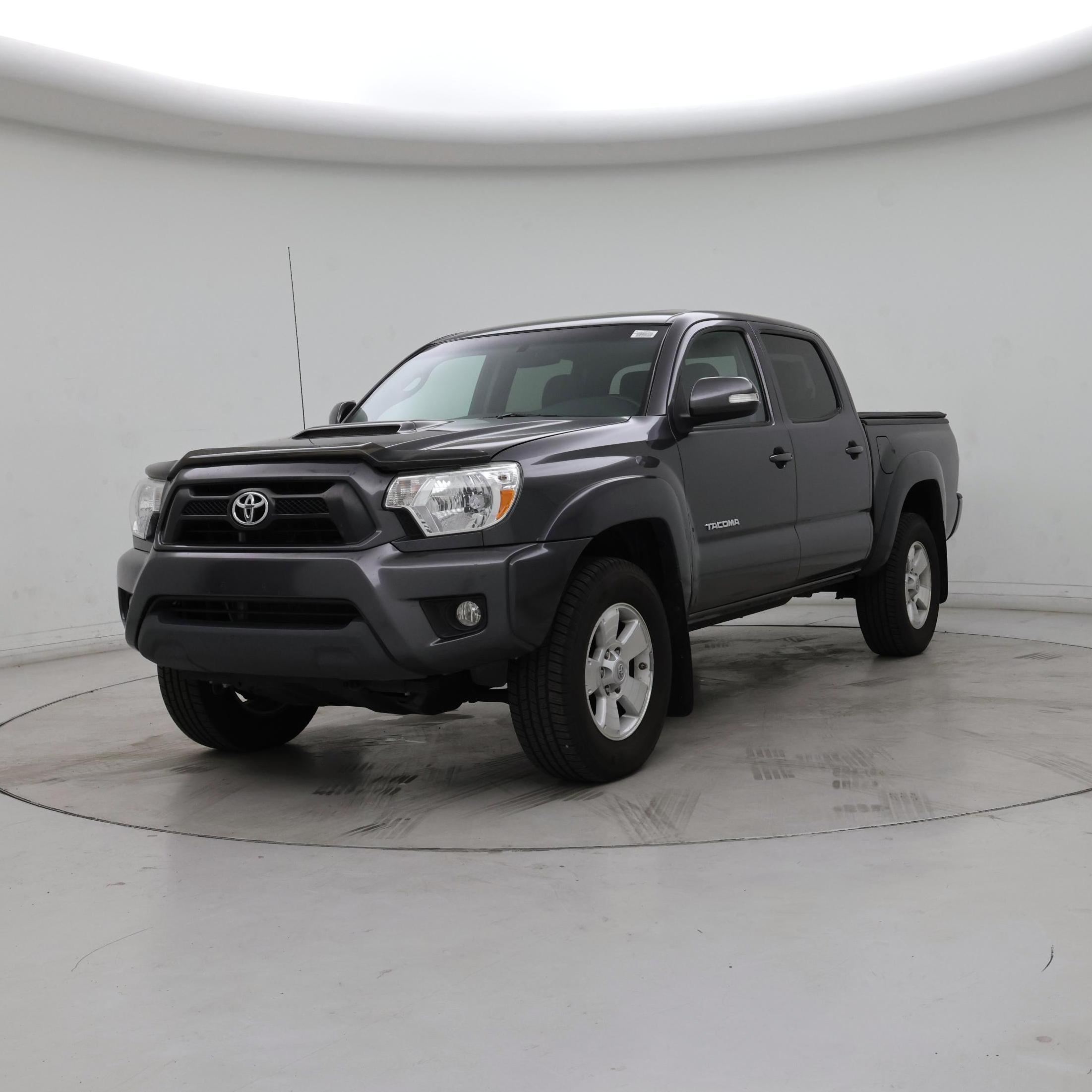 Thumbnail: 2015 Toyota Tacoma - 4