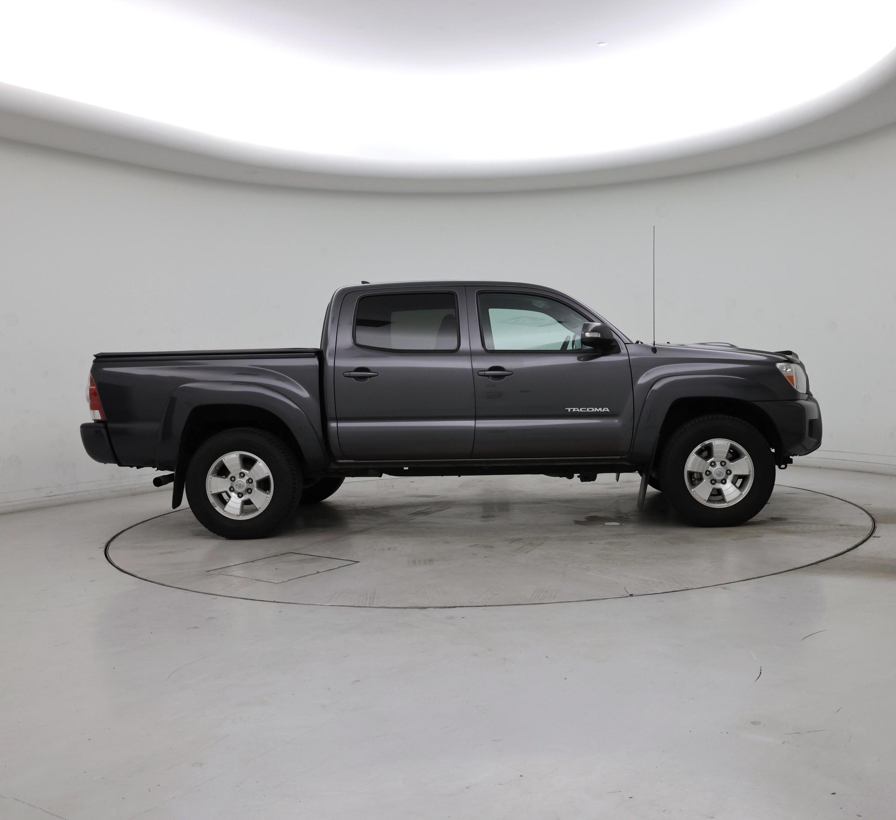 Thumbnail: 2015 Toyota Tacoma - 7