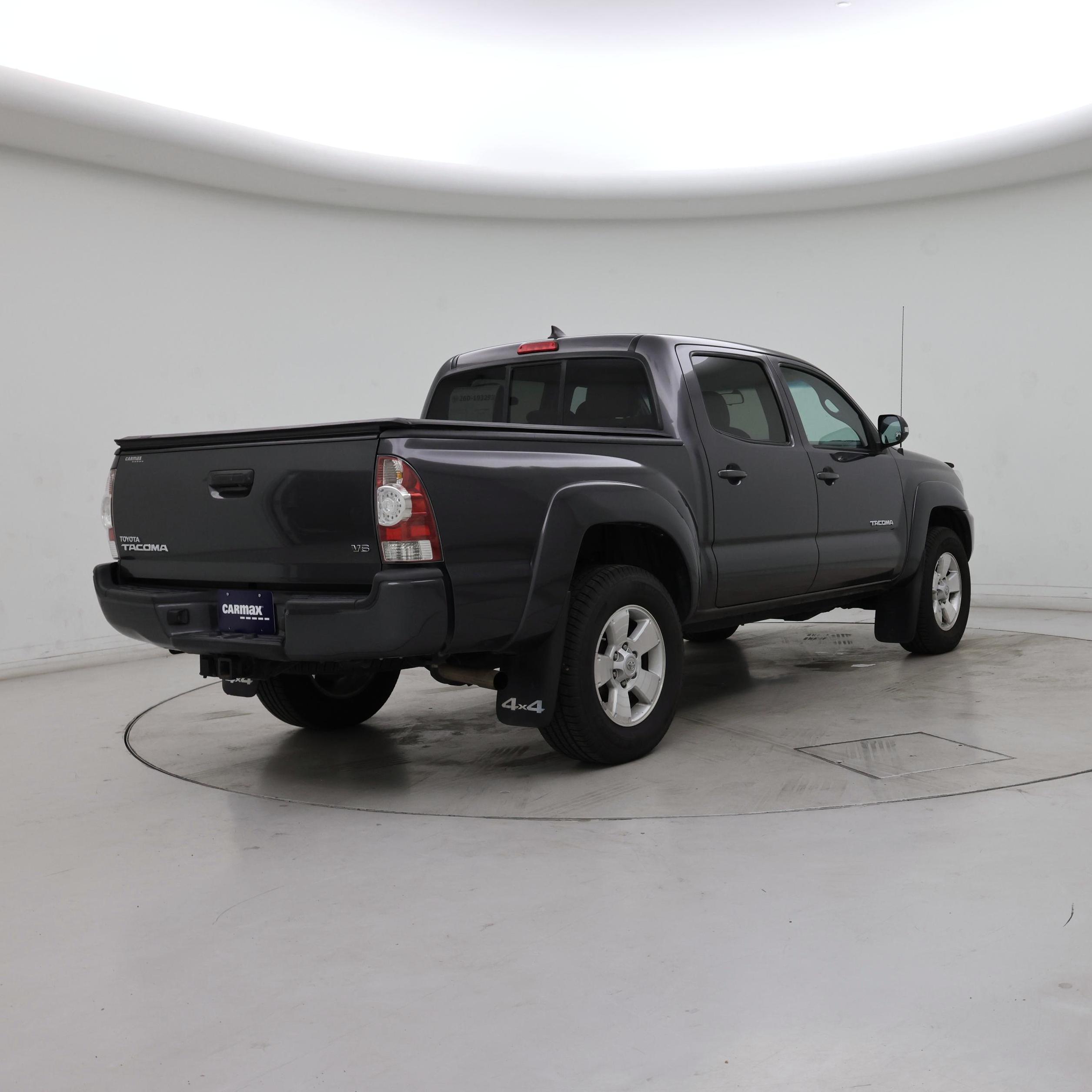Thumbnail: 2015 Toyota Tacoma - 8