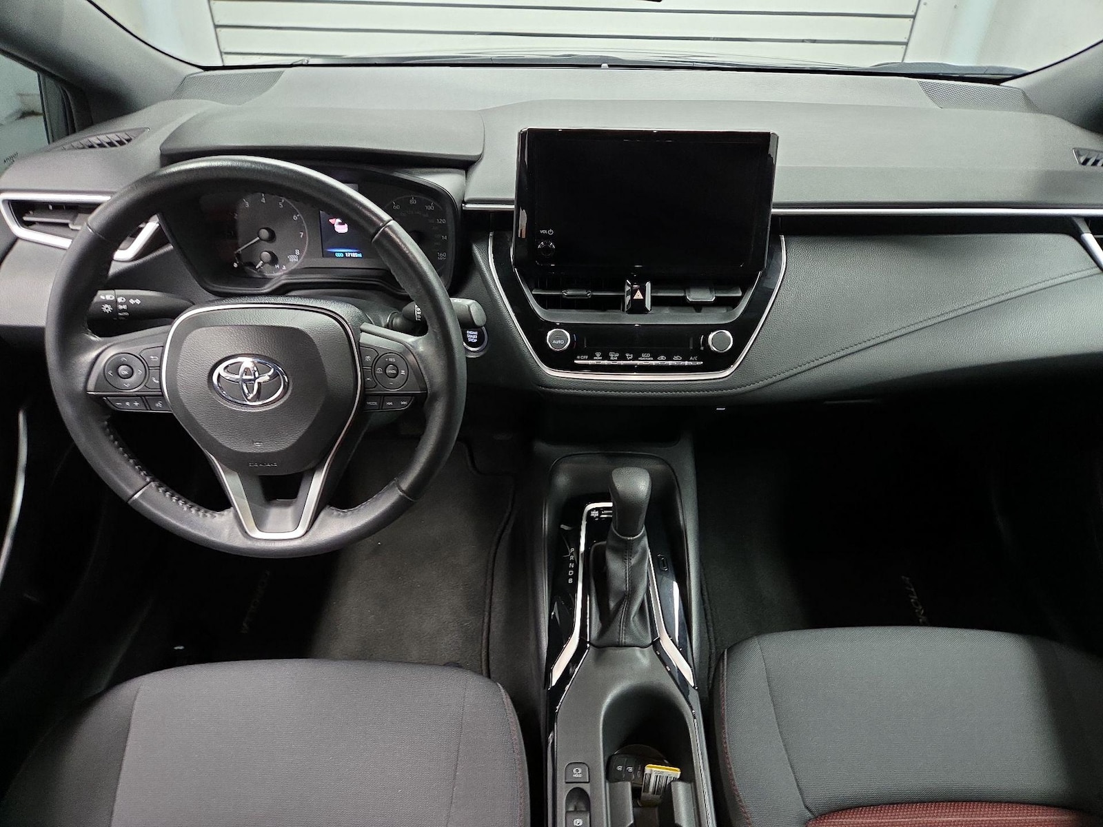 2023 Toyota Corolla SE - Photo 8