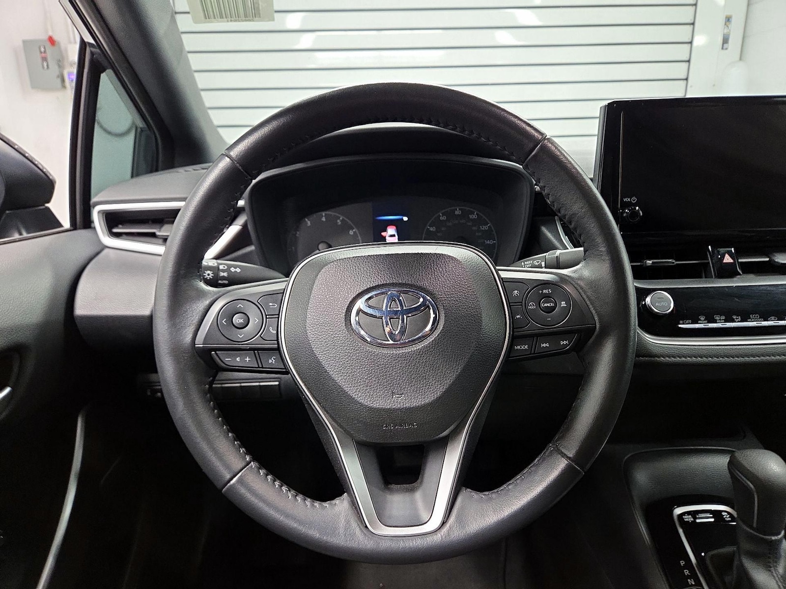 2023 Toyota Corolla SE - Photo 9