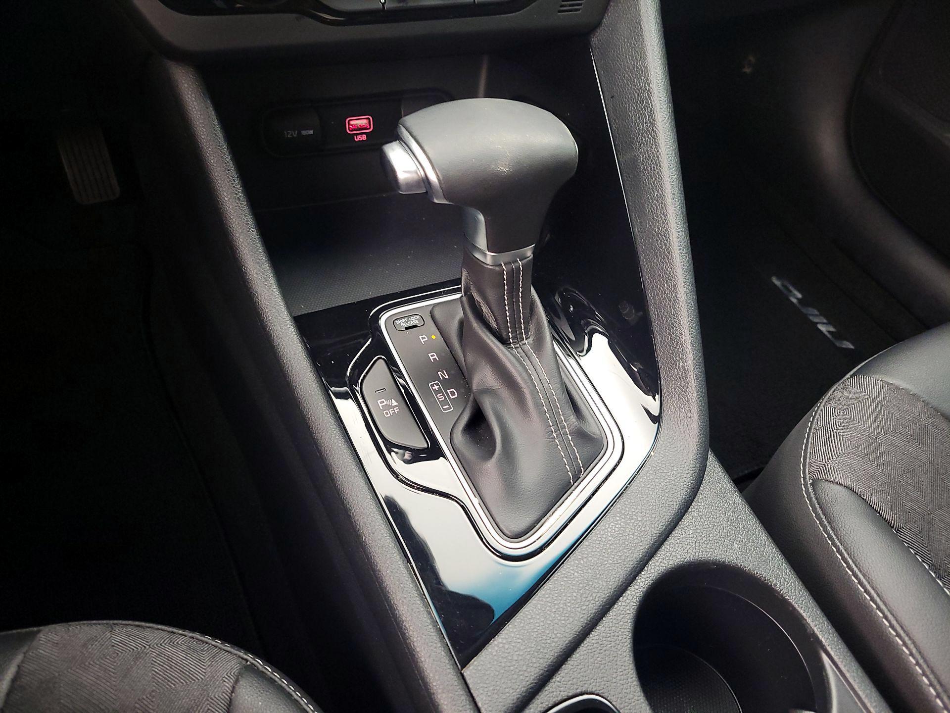 Thumbnail: 2022 Kia Niro - 17