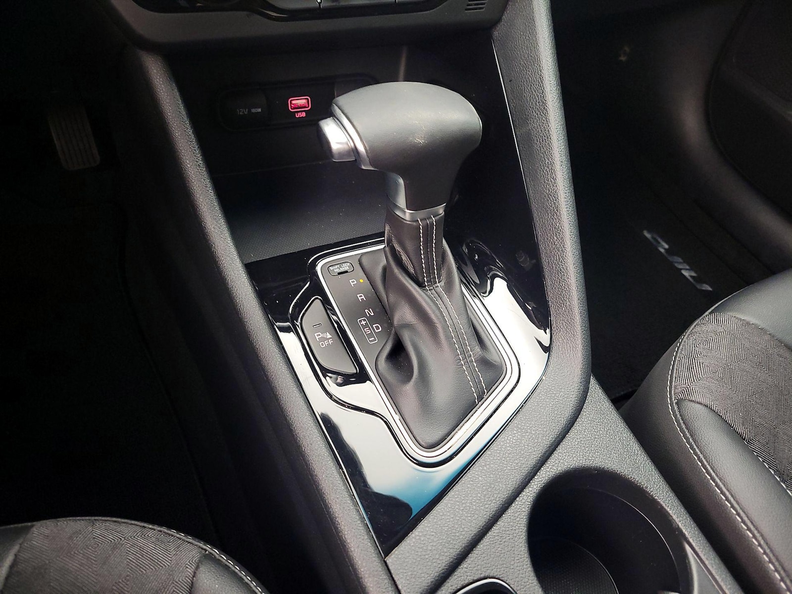 2022 Kia Niro LXS SE - Photo 18