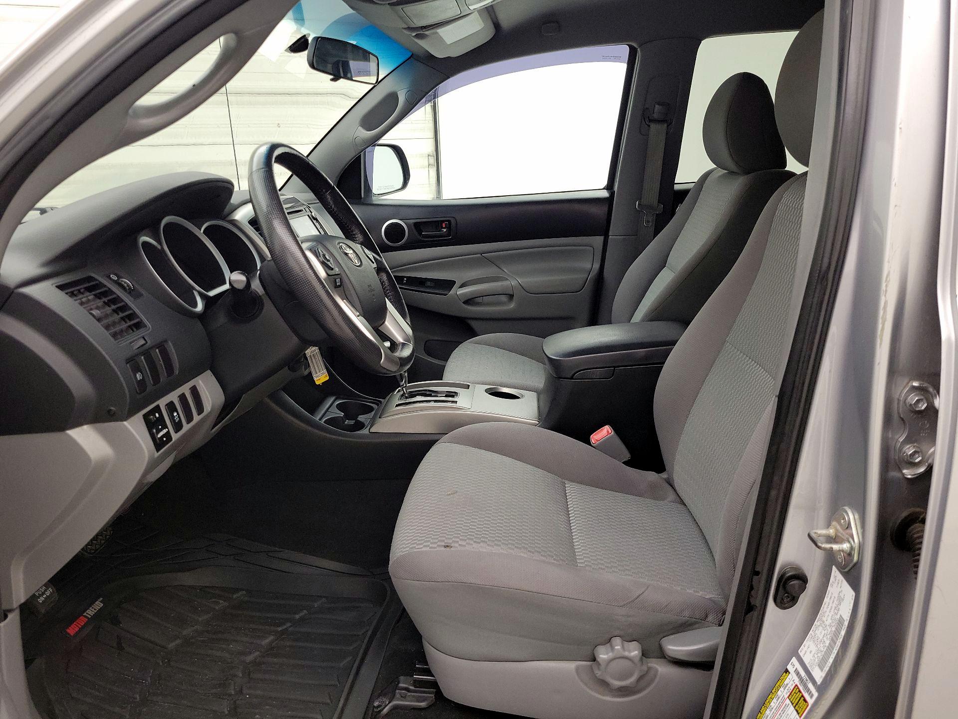Thumbnail: 2015 Toyota Tacoma - 11