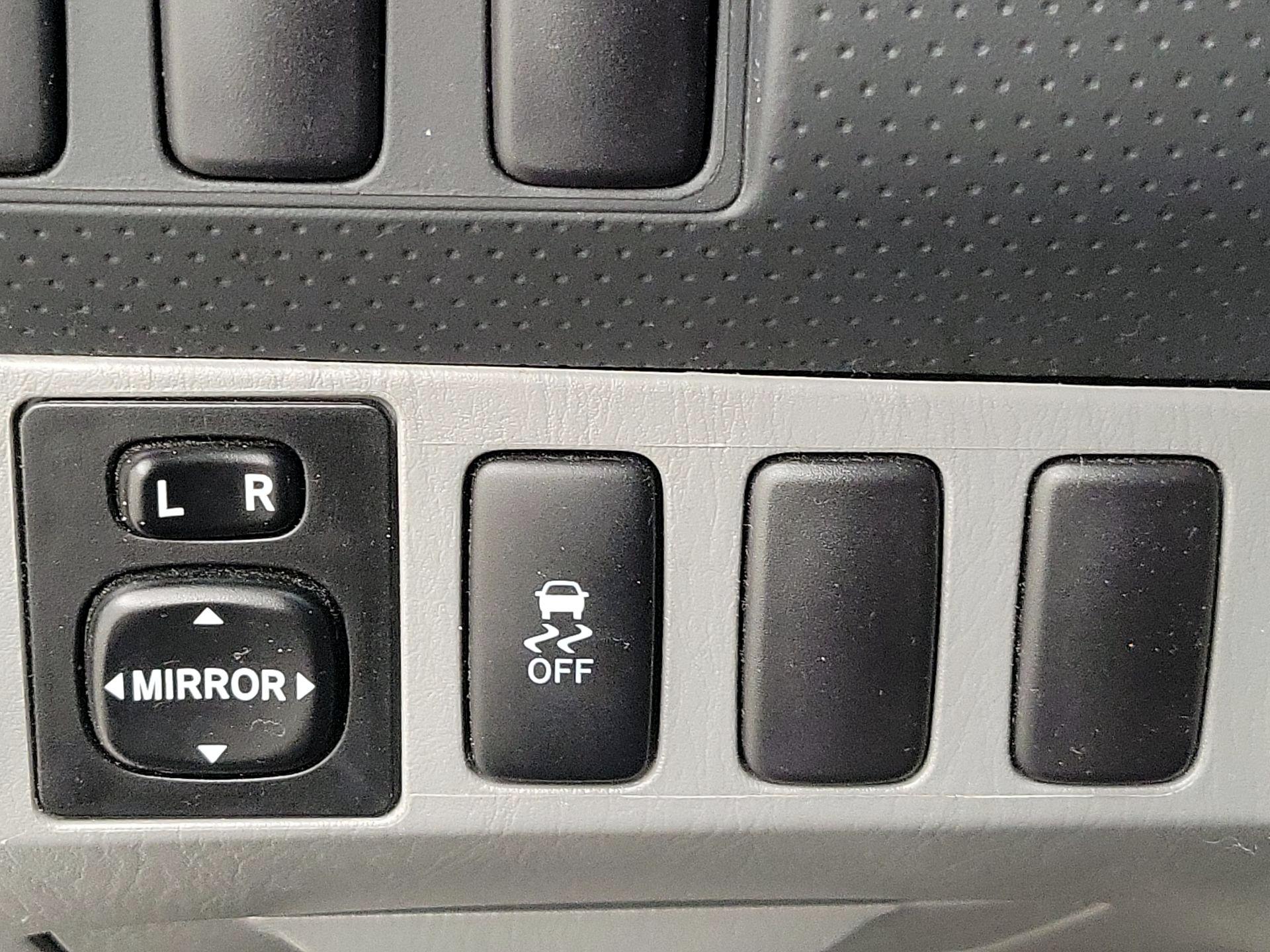 Thumbnail: 2015 Toyota Tacoma - 13