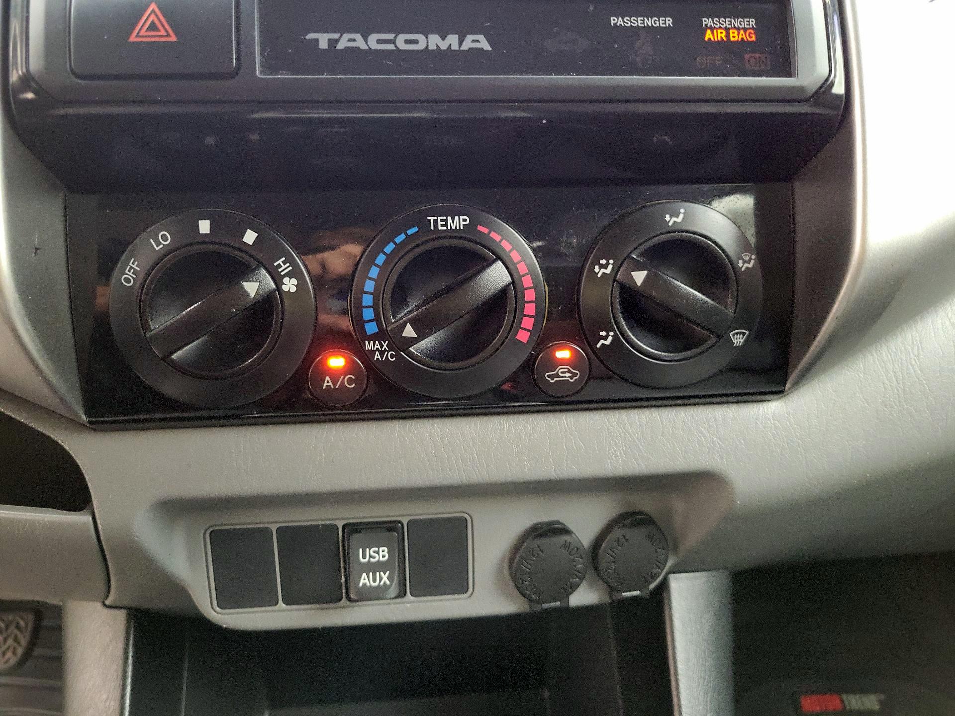Thumbnail: 2015 Toyota Tacoma - 16