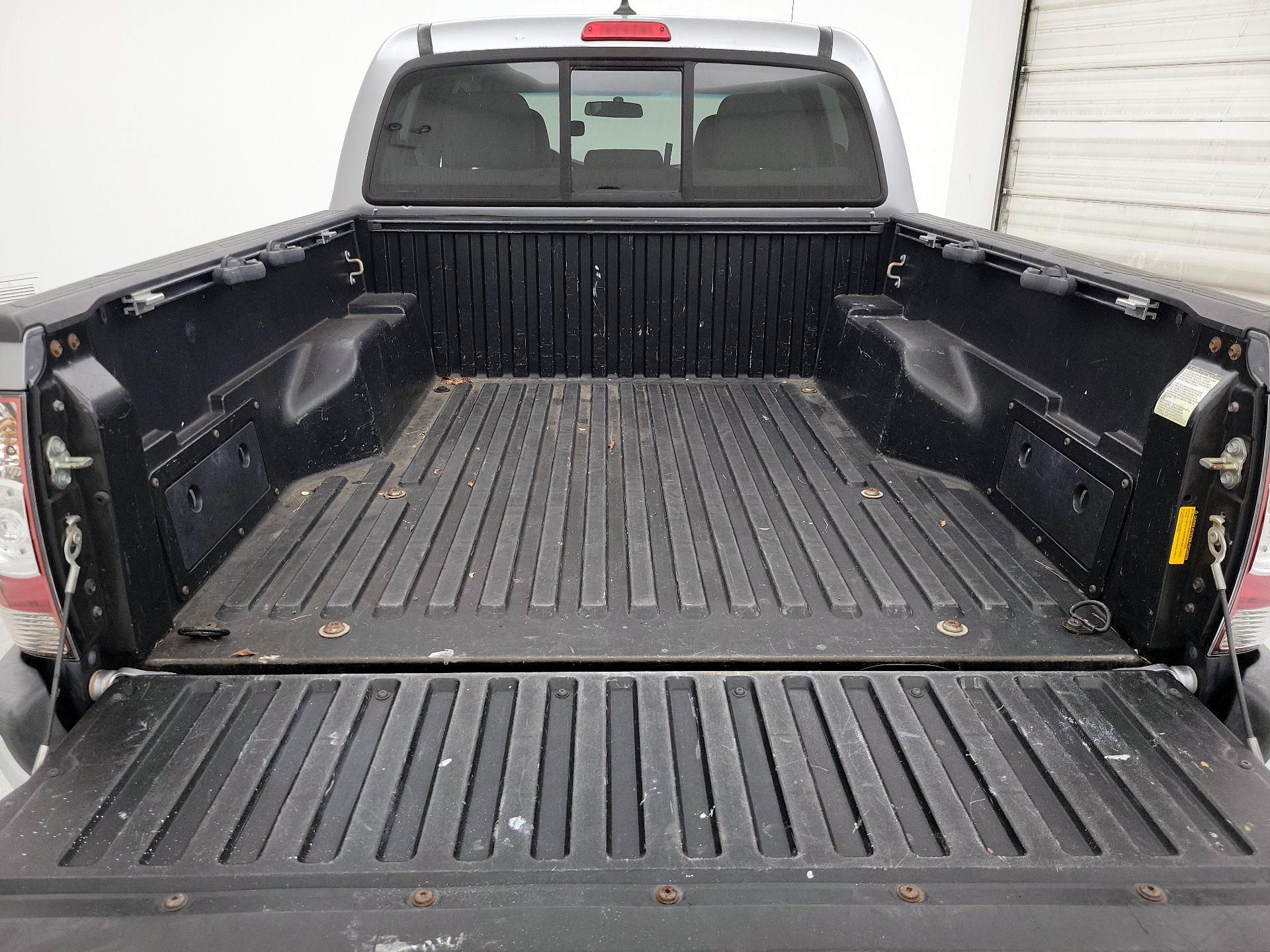 Thumbnail: 2015 Toyota Tacoma - 20