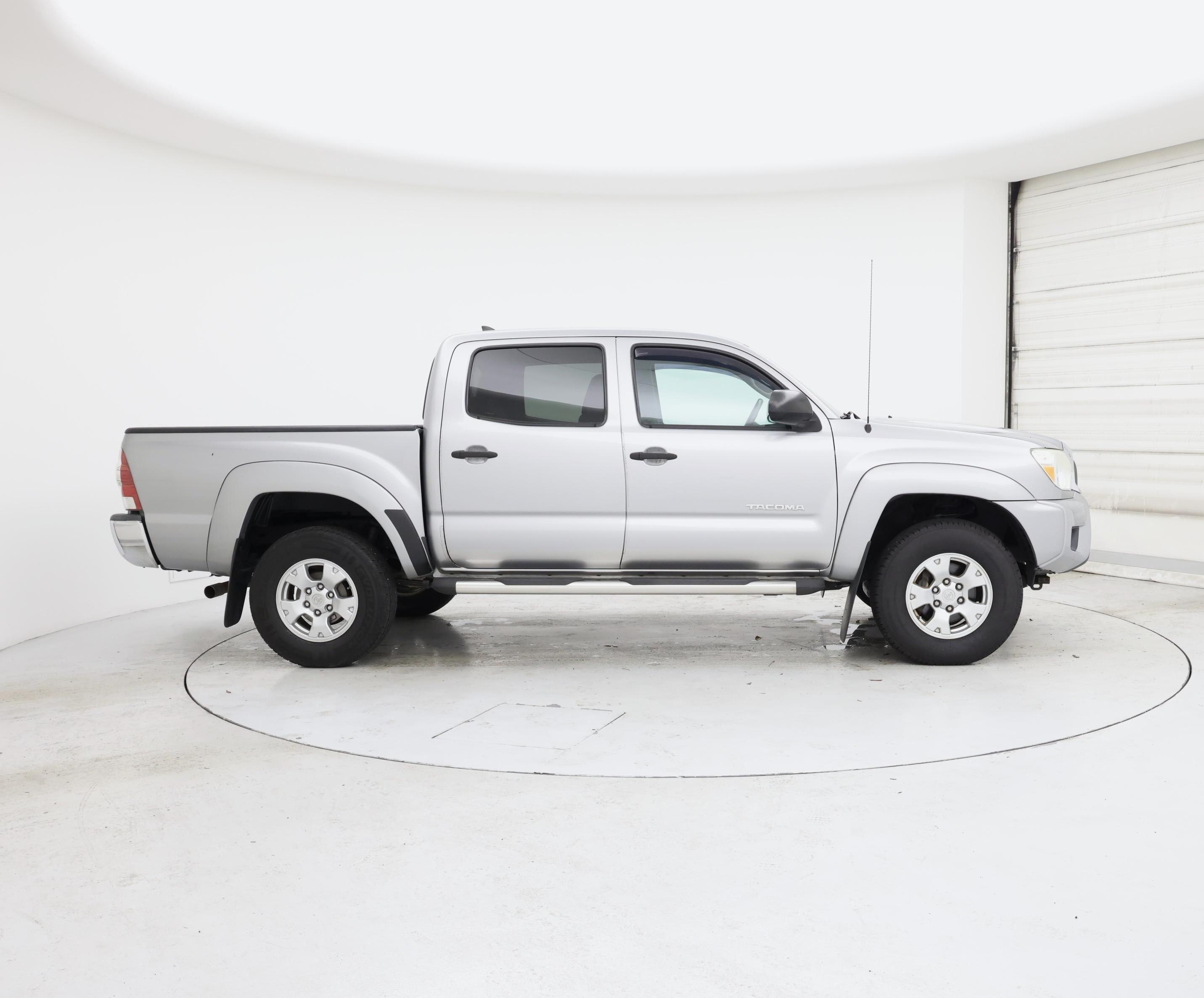 Thumbnail: 2015 Toyota Tacoma - 7