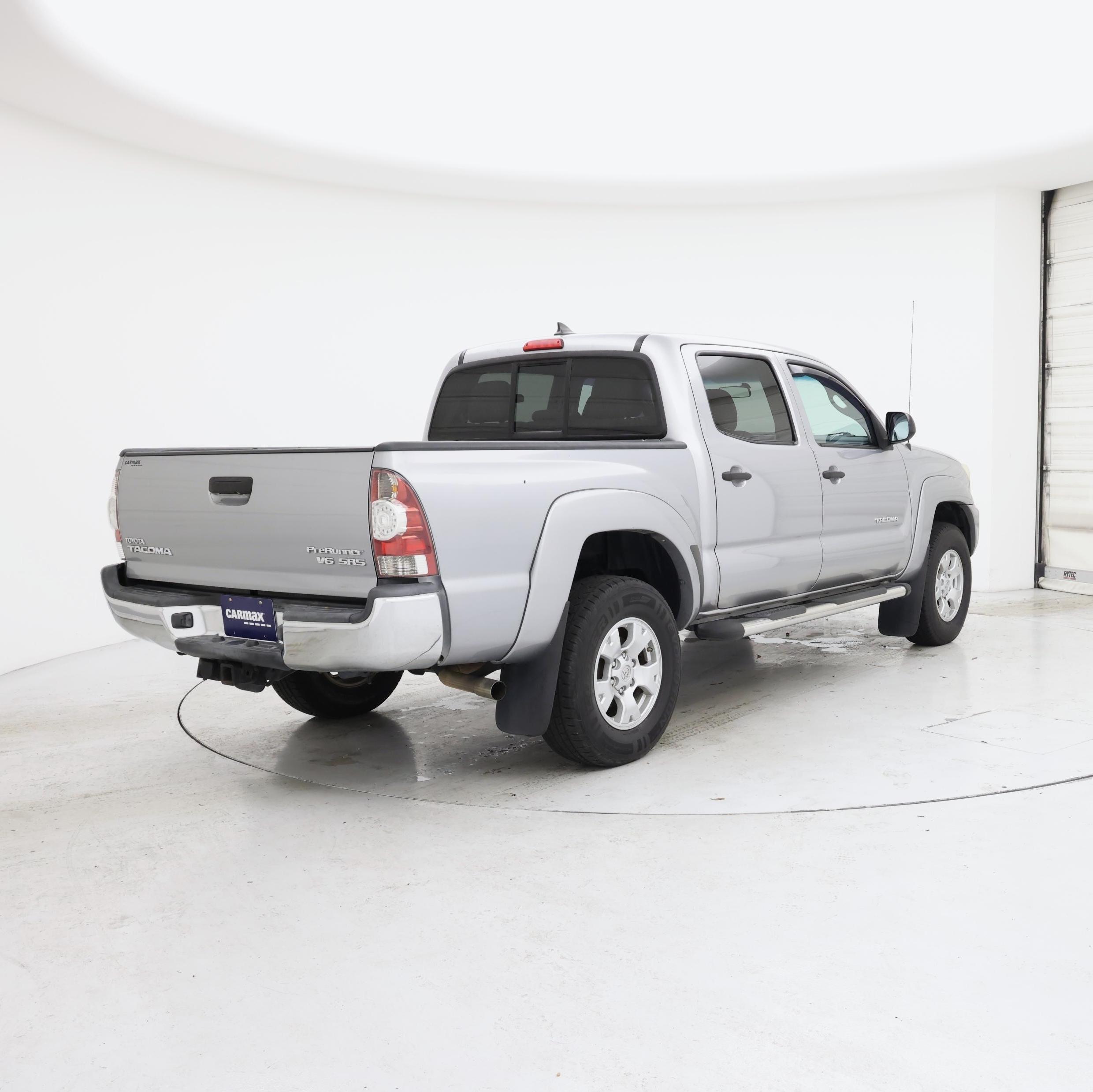 Thumbnail: 2015 Toyota Tacoma - 8