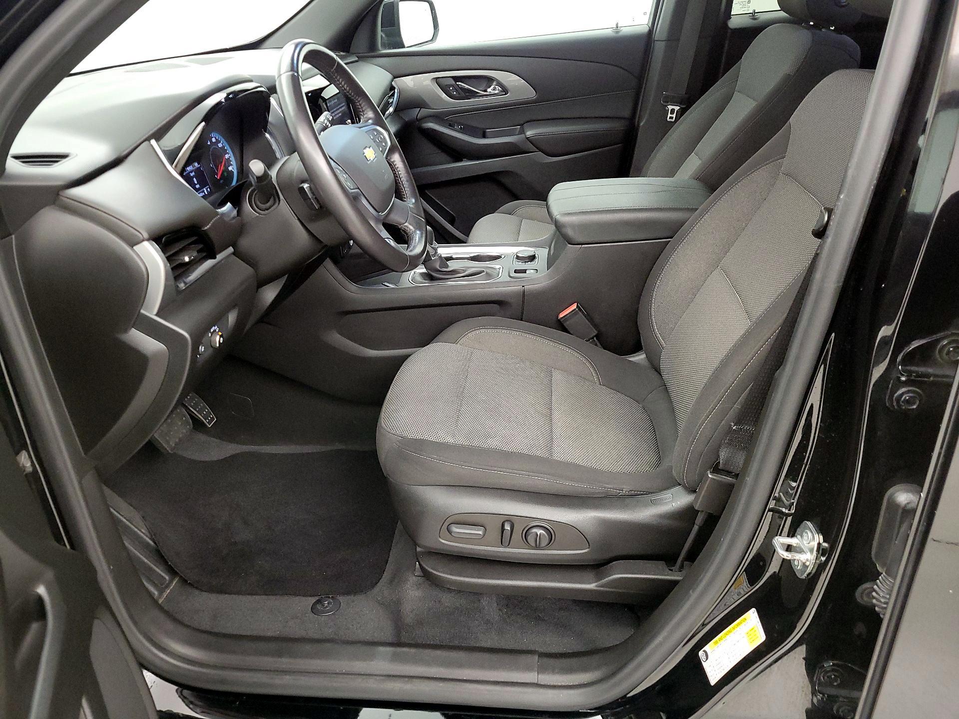 Thumbnail: 2022 Chevrolet Traverse - 9