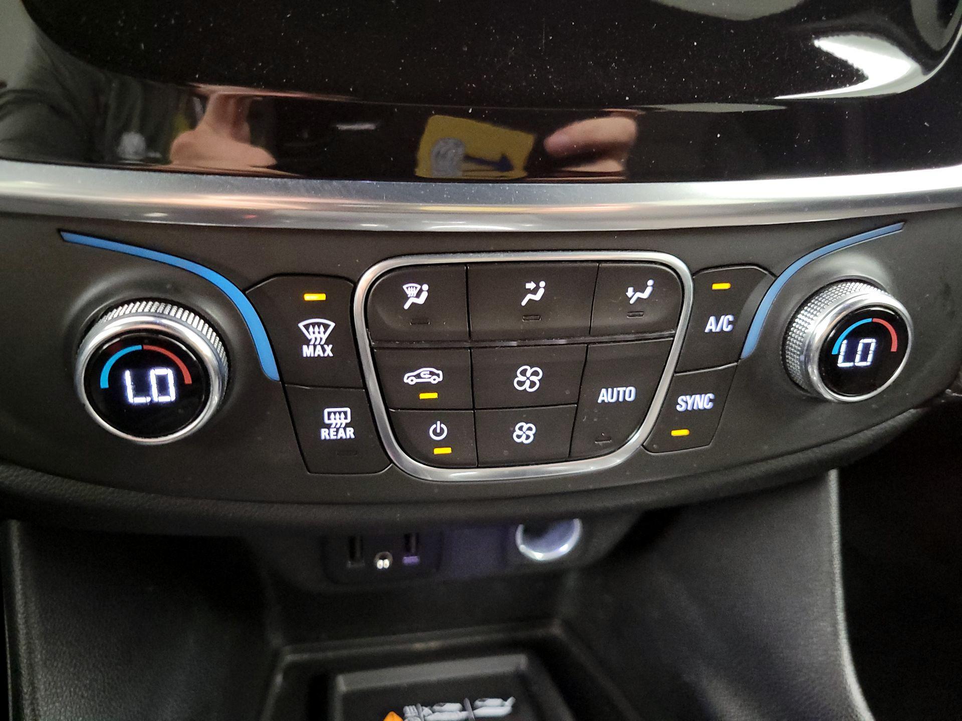 Thumbnail: 2022 Chevrolet Traverse - 15