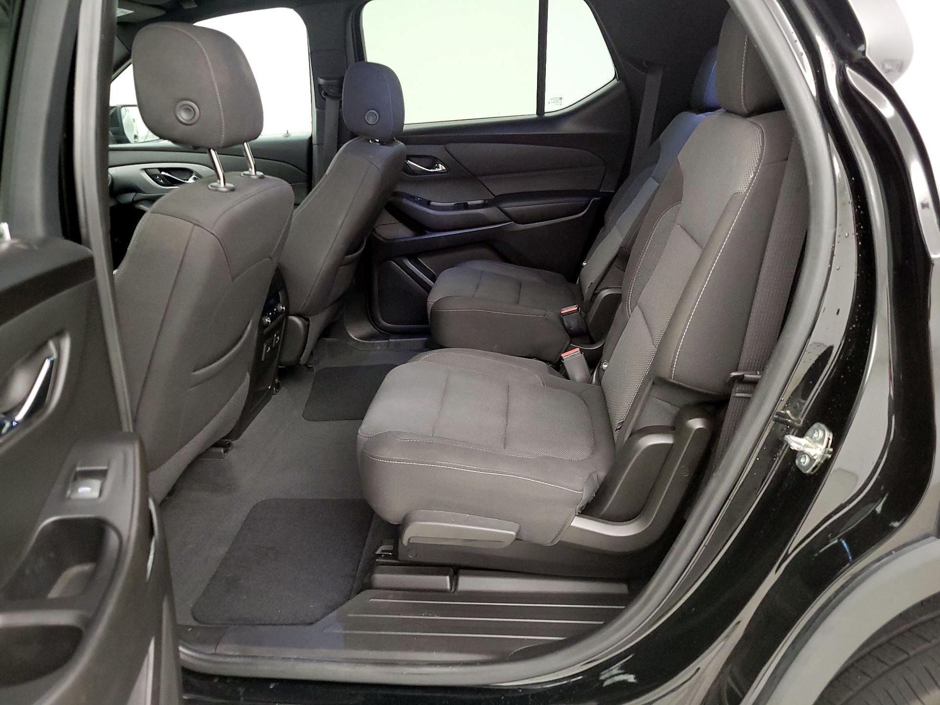 Thumbnail: 2022 Chevrolet Traverse - 18