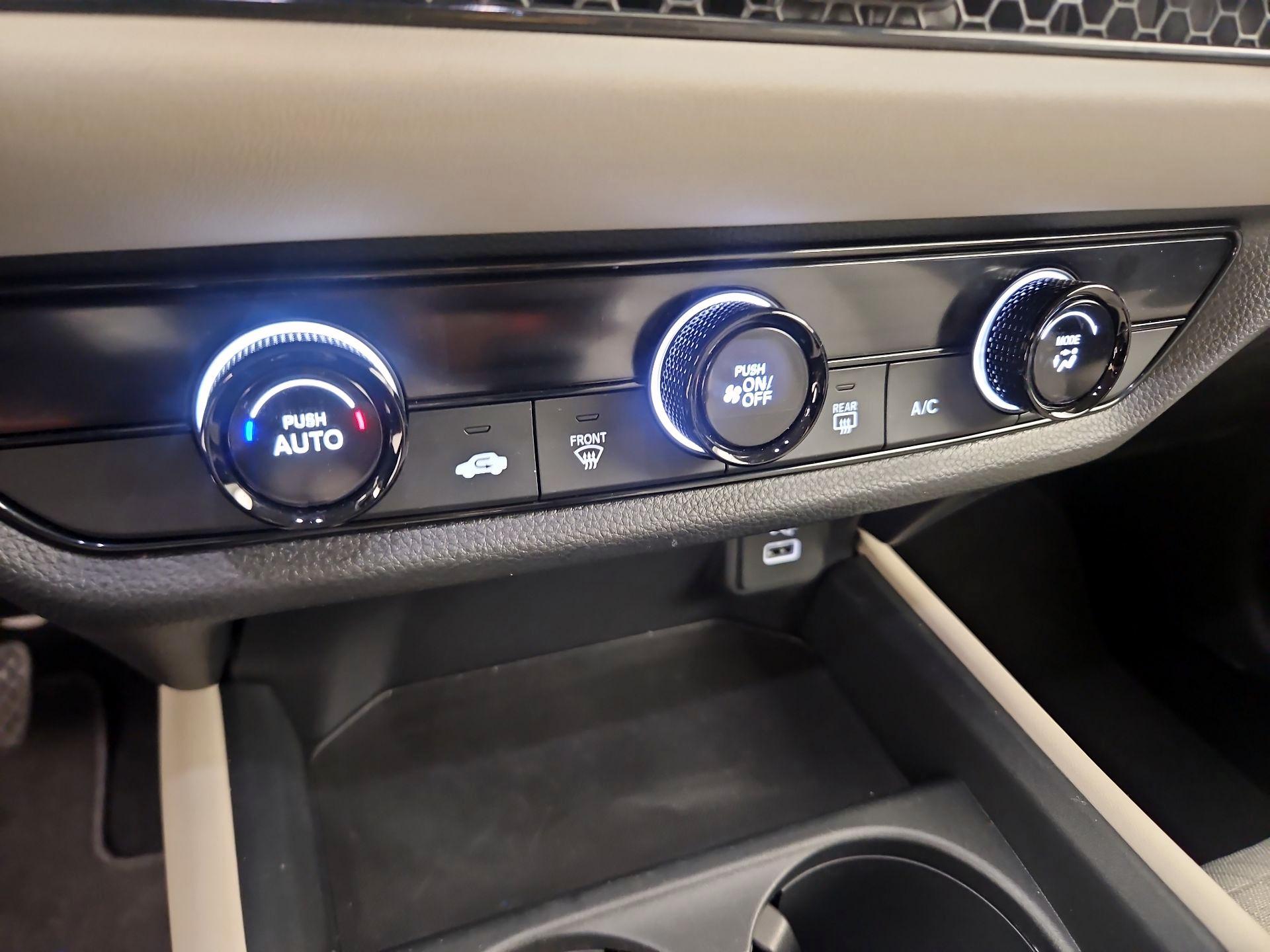 Thumbnail: 2025 Honda HR-V - 16