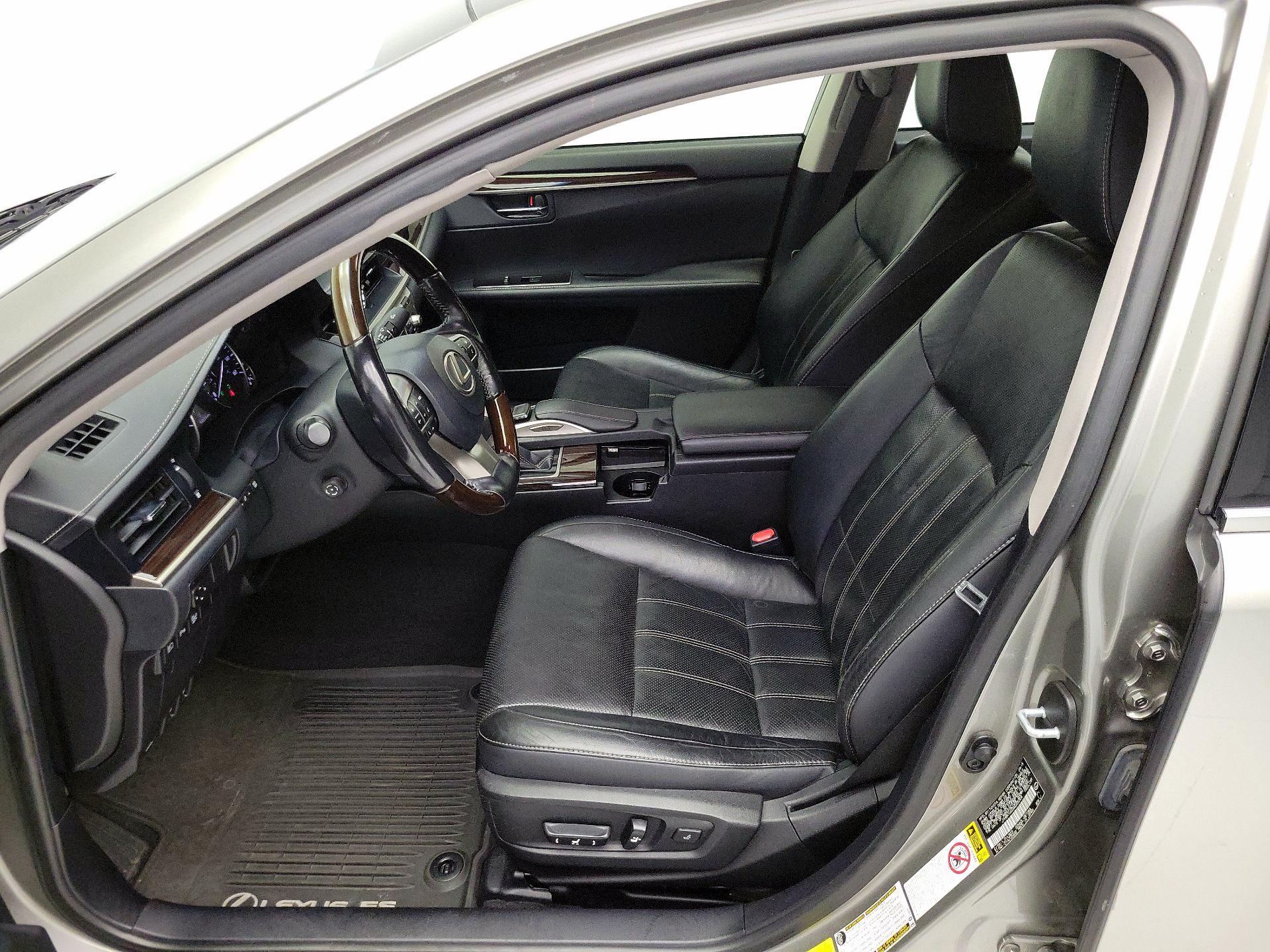 Thumbnail: 2016 Lexus ES - 11