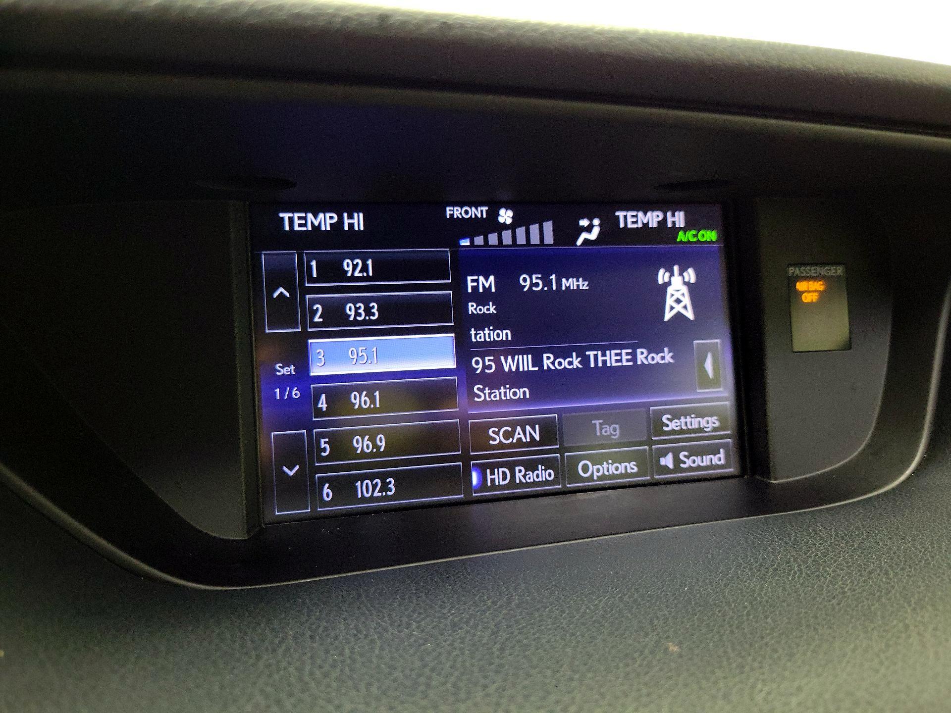 Thumbnail: 2016 Lexus ES - 16