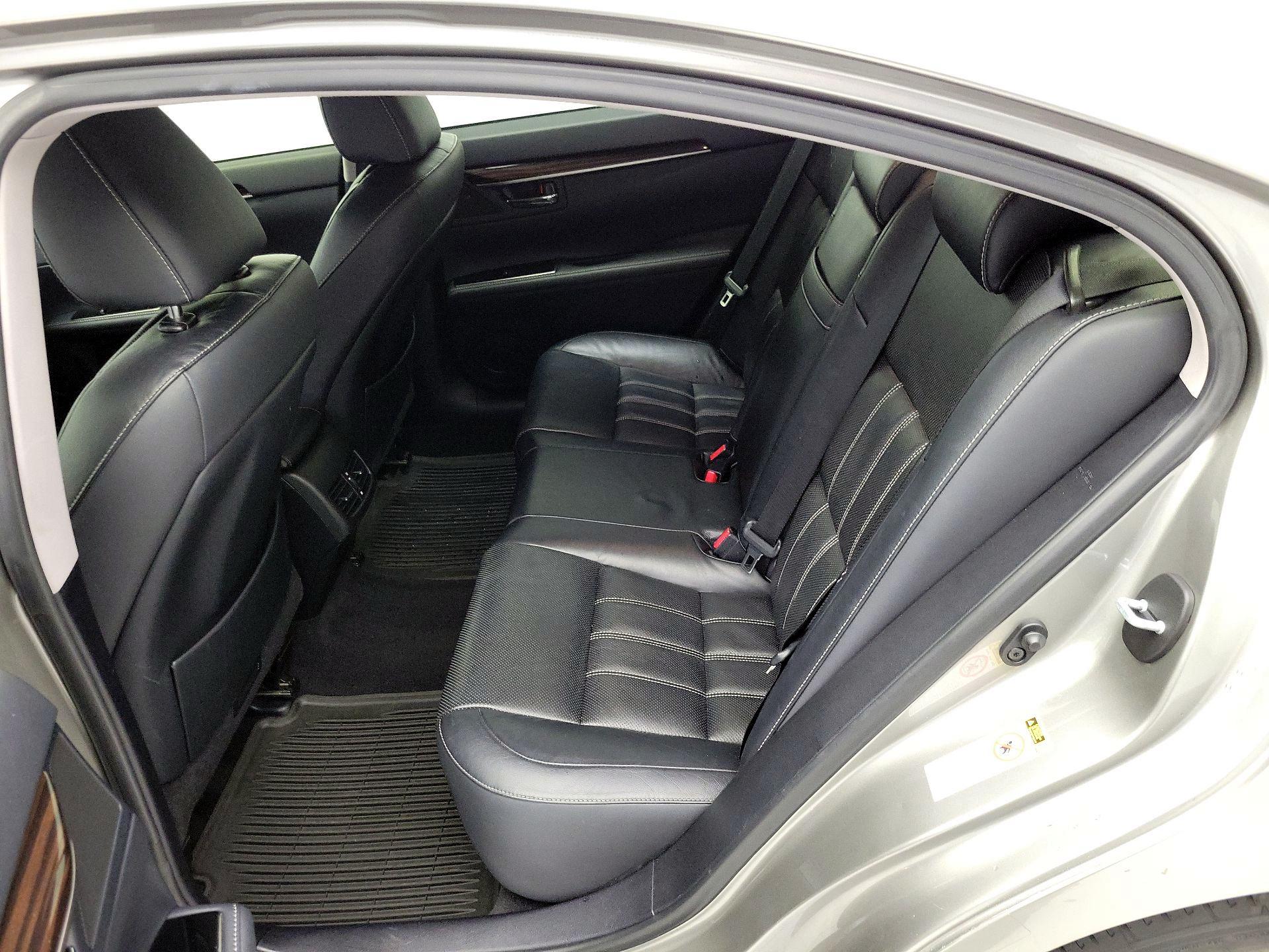 Thumbnail: 2016 Lexus ES - 20