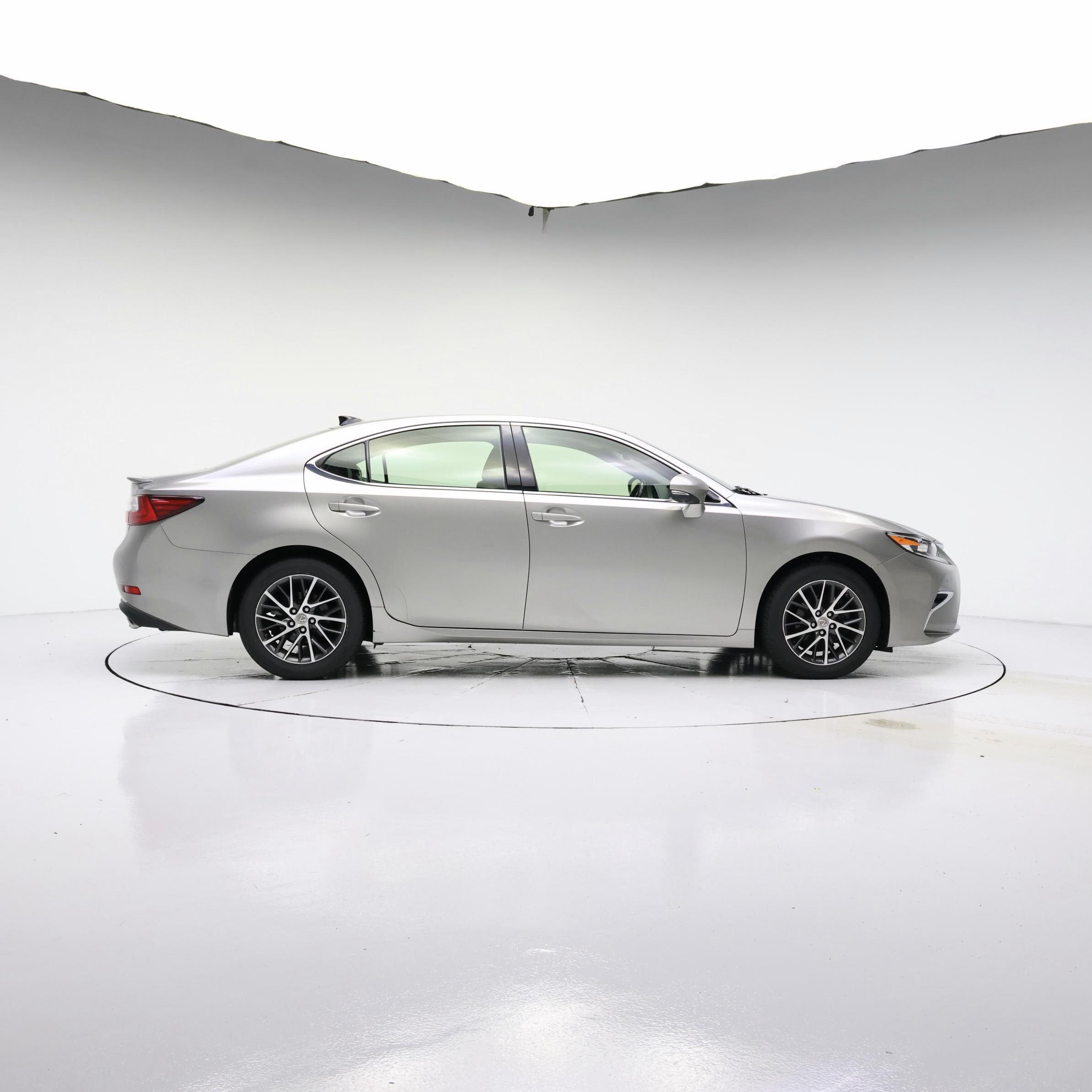 Thumbnail: 2016 Lexus ES - 7