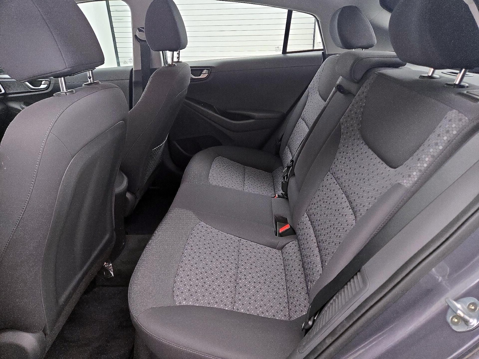2018 Hyundai IONIQ Base - Photo 19