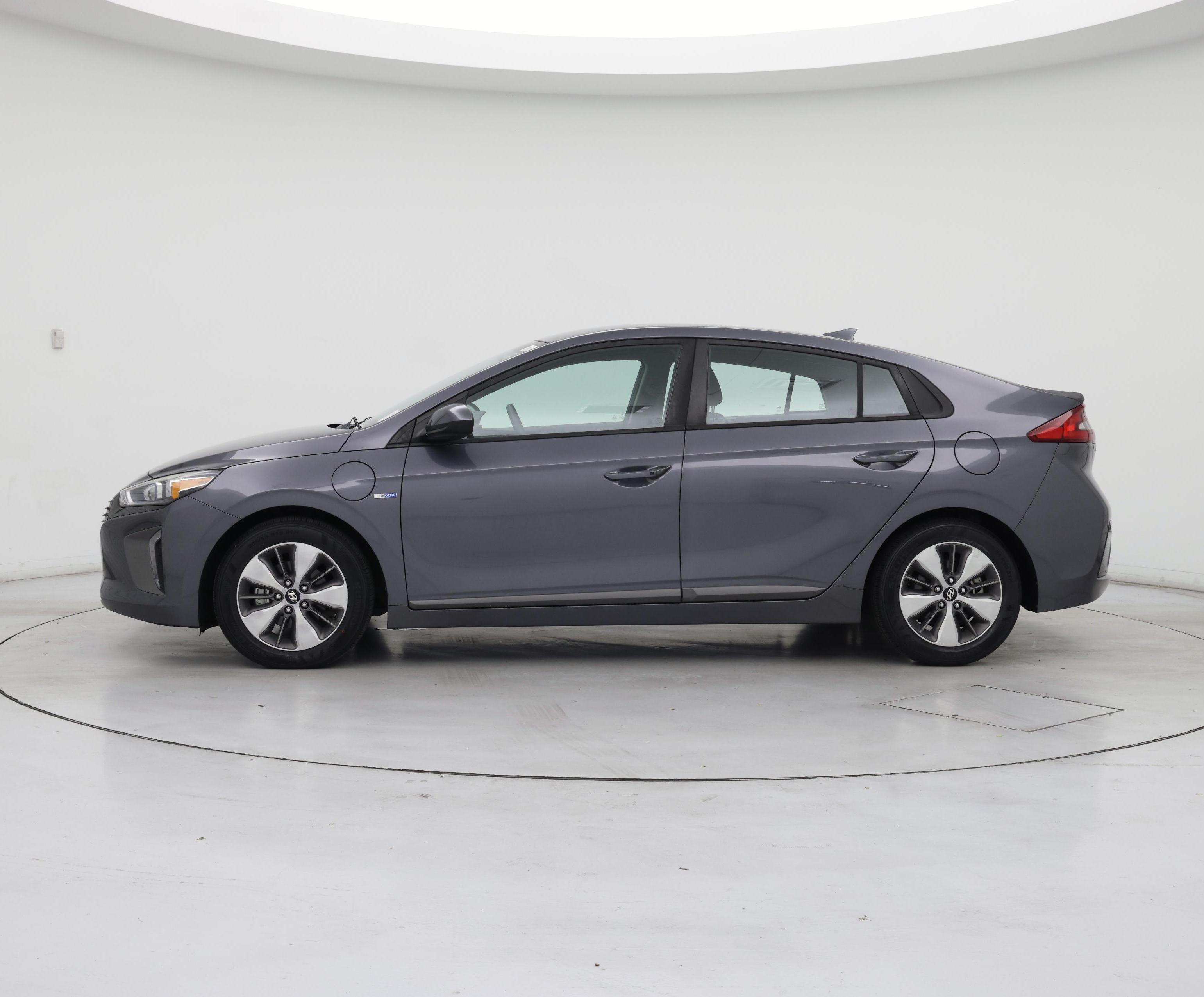 Thumbnail: 2018 Hyundai Ioniq - 3