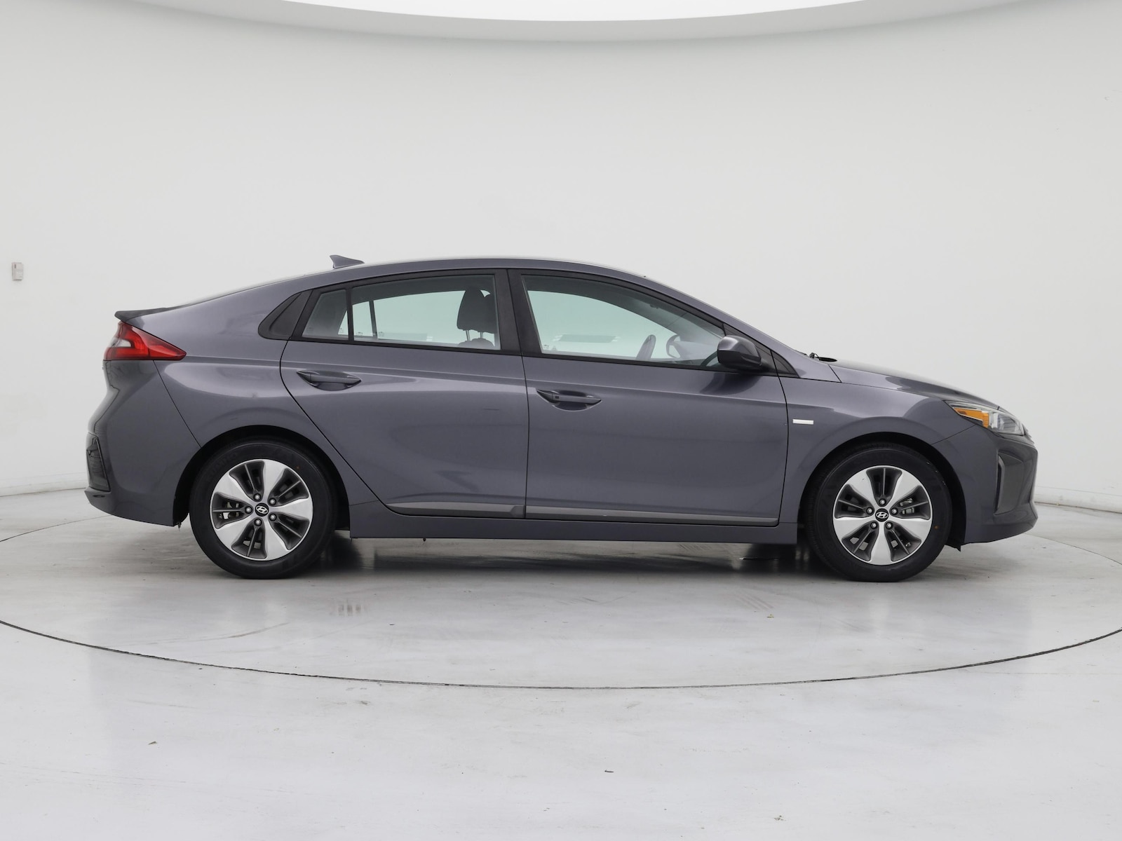 2018 Hyundai IONIQ Base - Photo 8