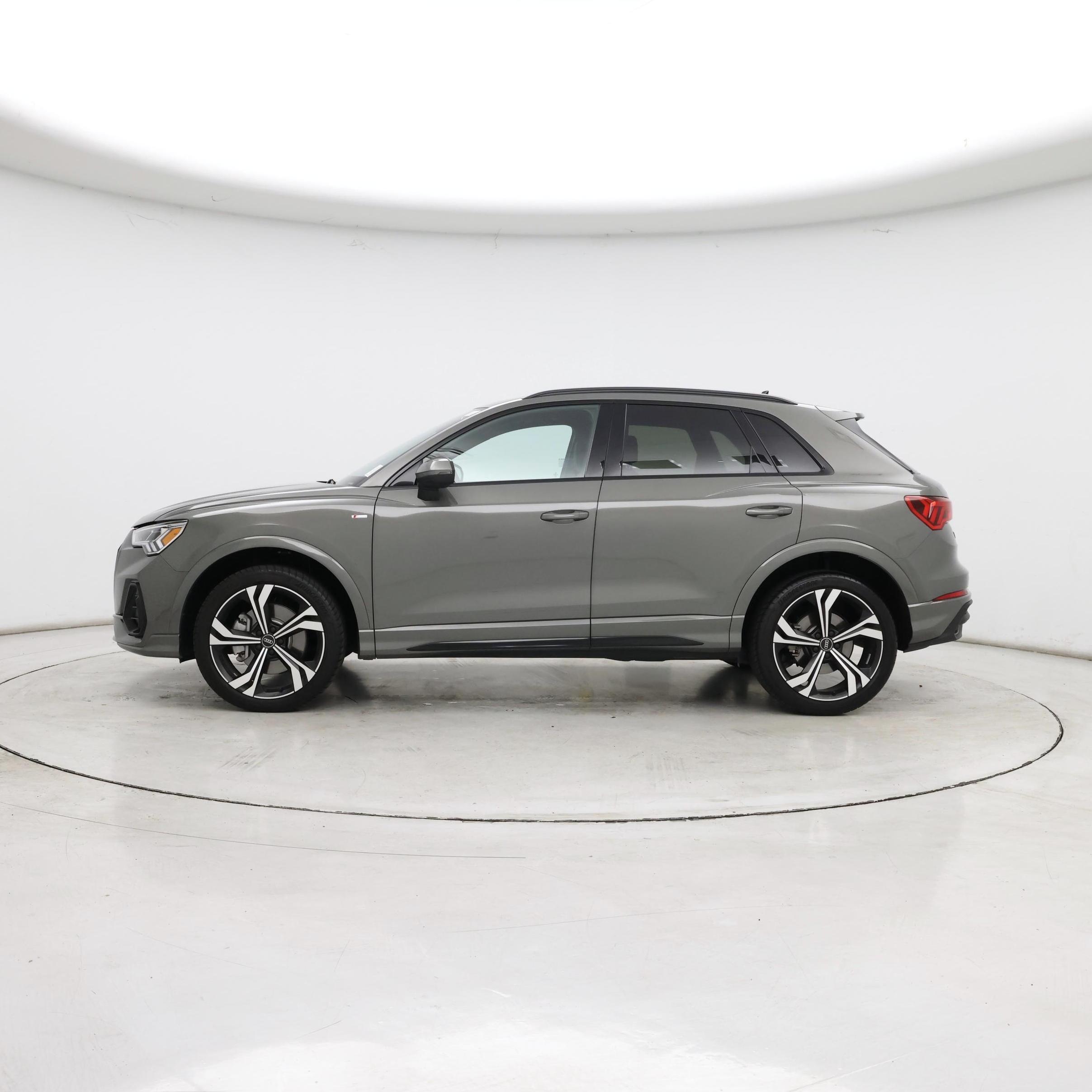 Thumbnail: 2024 Audi Q3 - 3